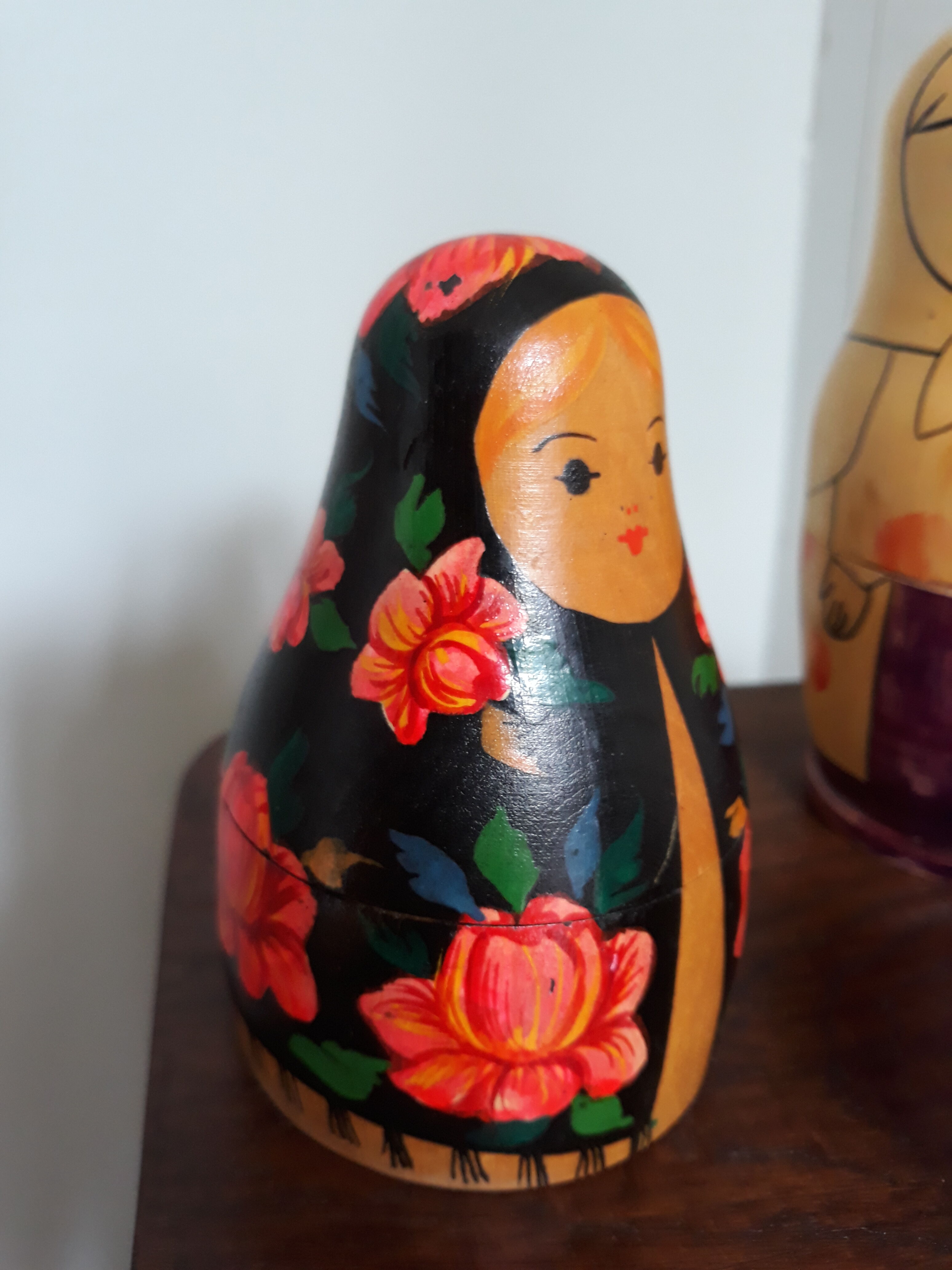 Russian nesting dolls matriochka mismatched