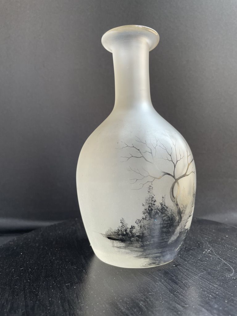 Carafe- Scenery of a lake landscape and a crane taking off