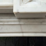 Cheminée de style Louis XVI en marbre blanc de Carrare vers 1880