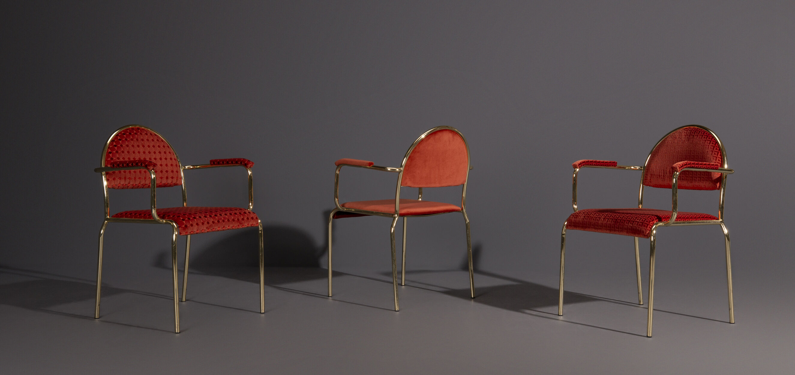 Fauteuil Hollywood Regency dans le guide FR 11, avec accoudoirs