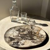 Very large pocket or dish in petrified wood