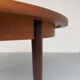 Table de repas a rallonge en teck design scandinave  Niels Otto Moller