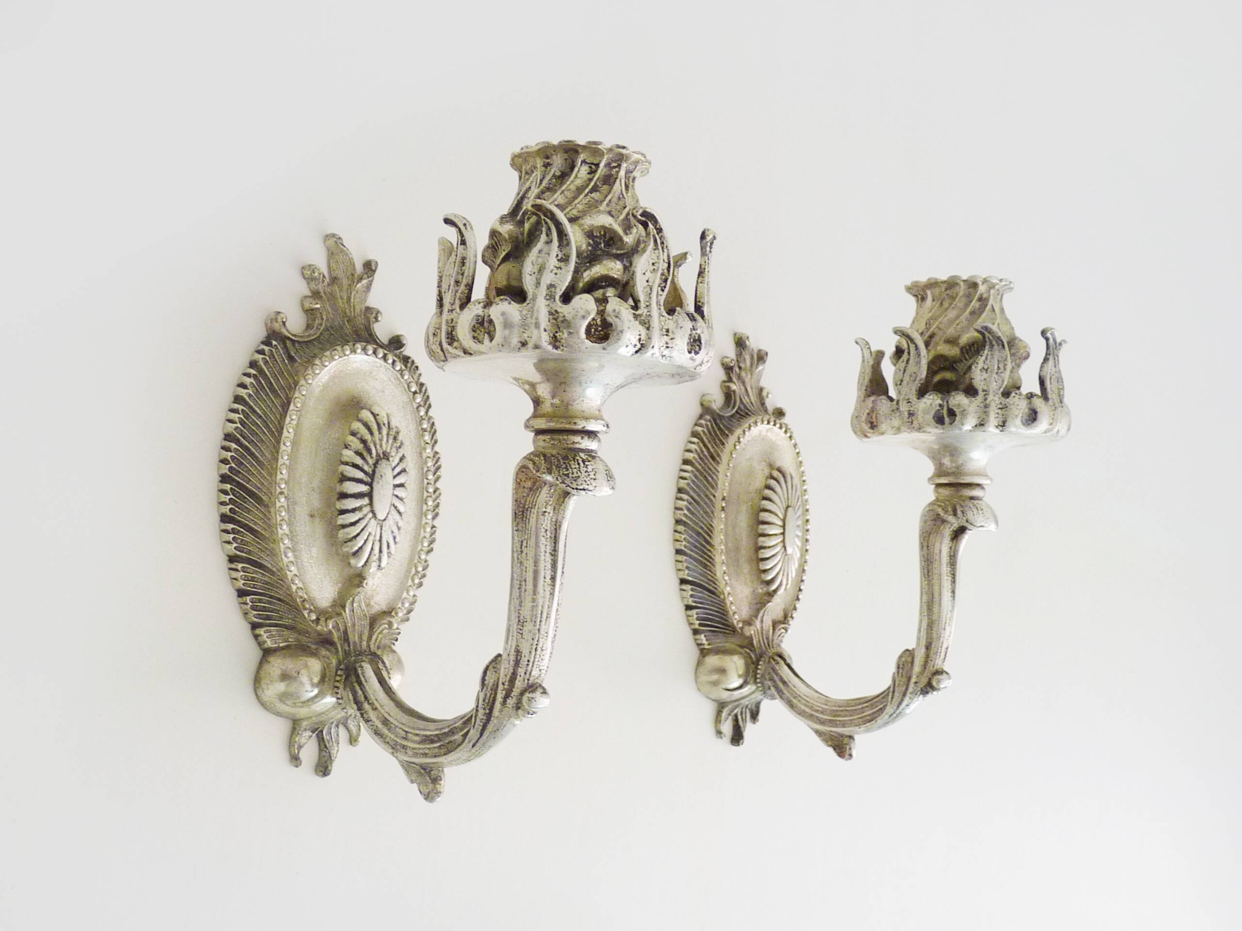 Pair of Art Deco wall lights from the 1940s designed by Bruno Chiarini