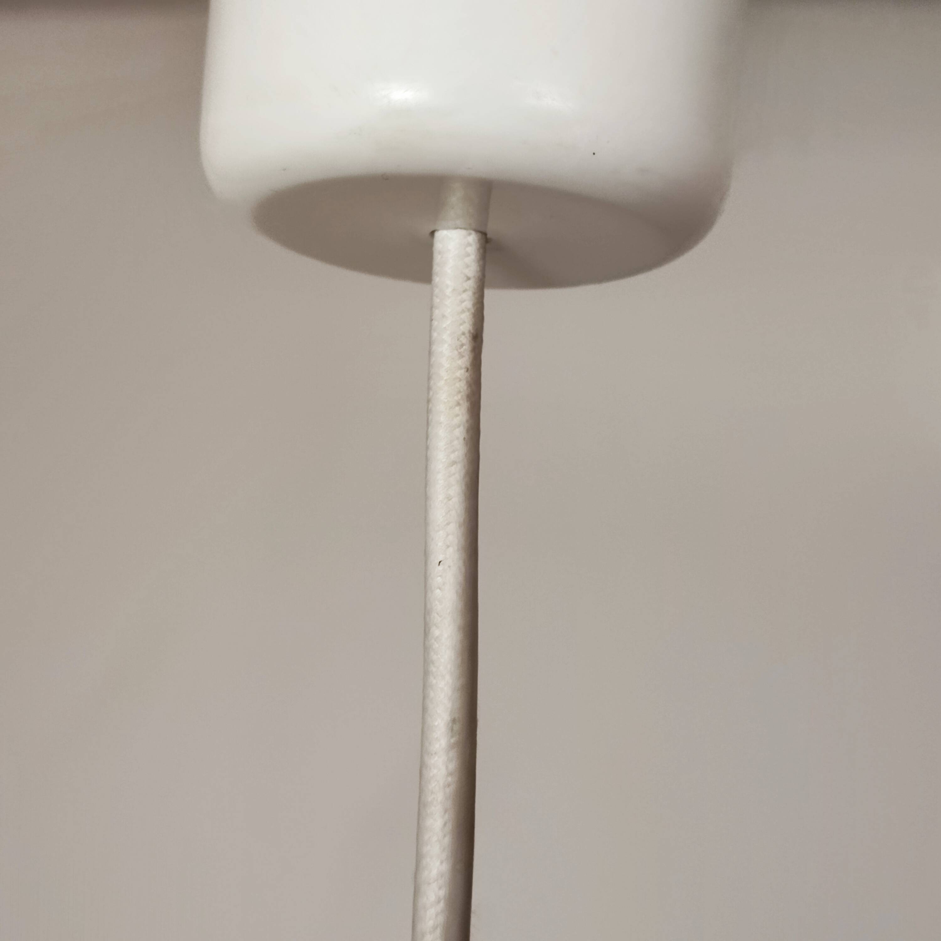 Scandinavian wire suspension