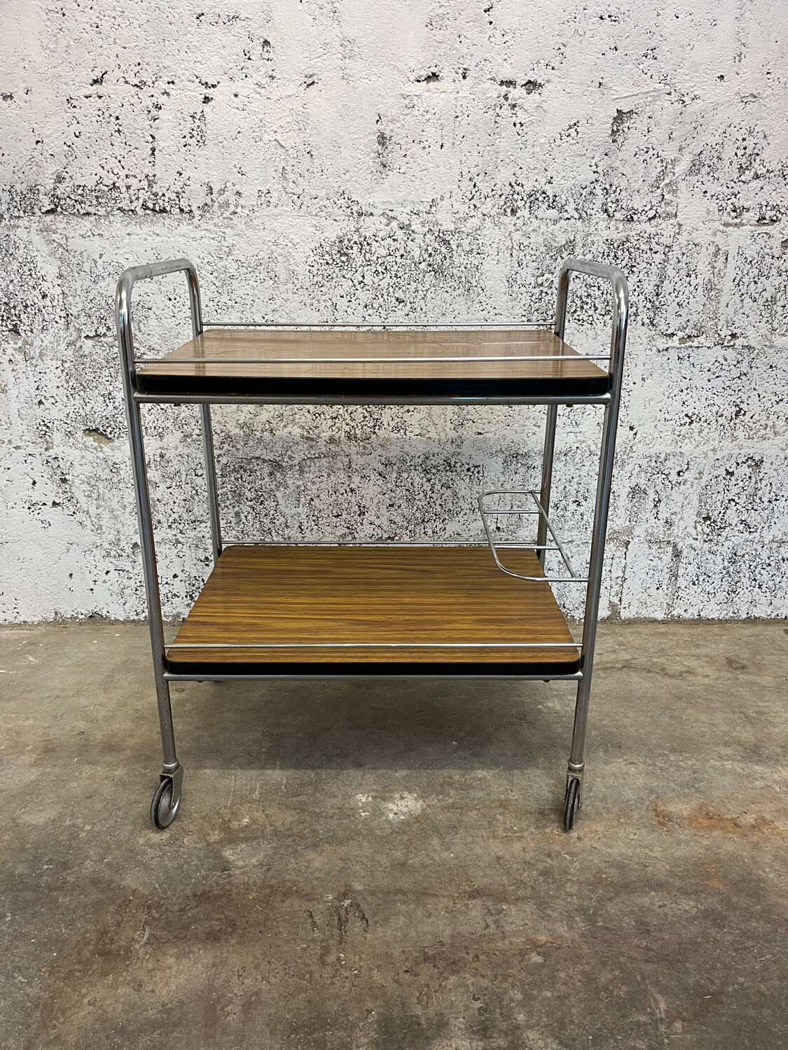 Désserte bar à roulettes vintage formica