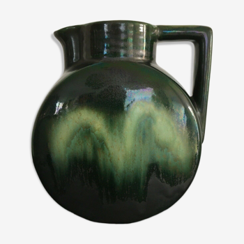 Carafe broc pitcher in green ceramic with metallic highlights