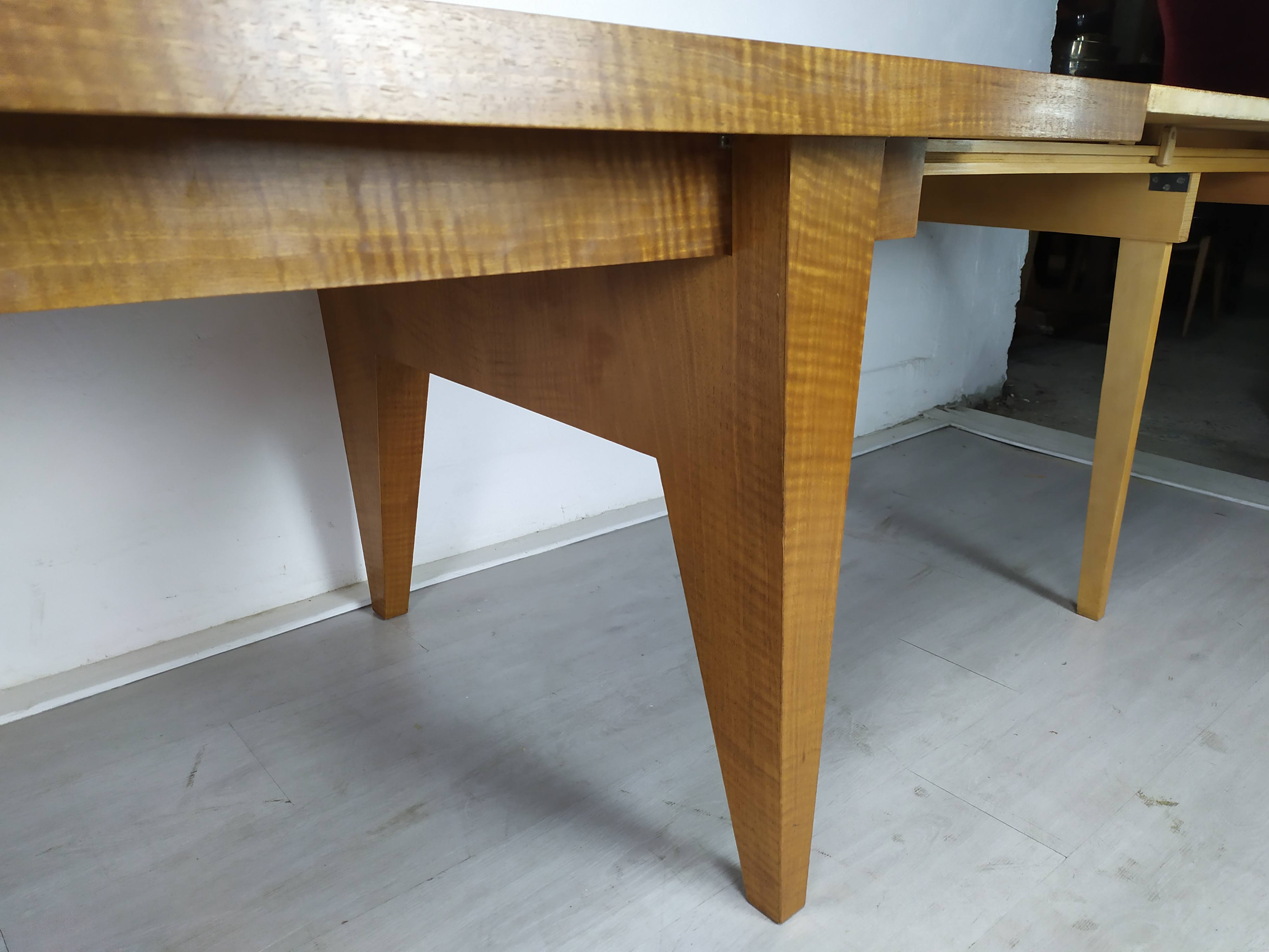 Table a rallonge pied compas