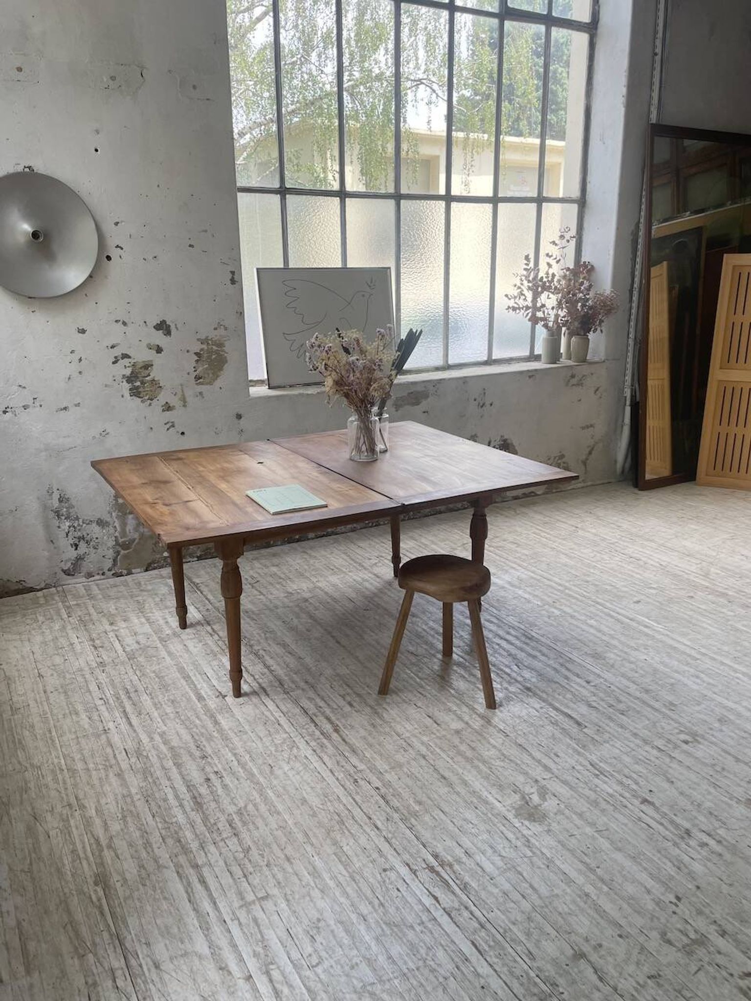 Table de ferme noyer plateau pivotable à allonges