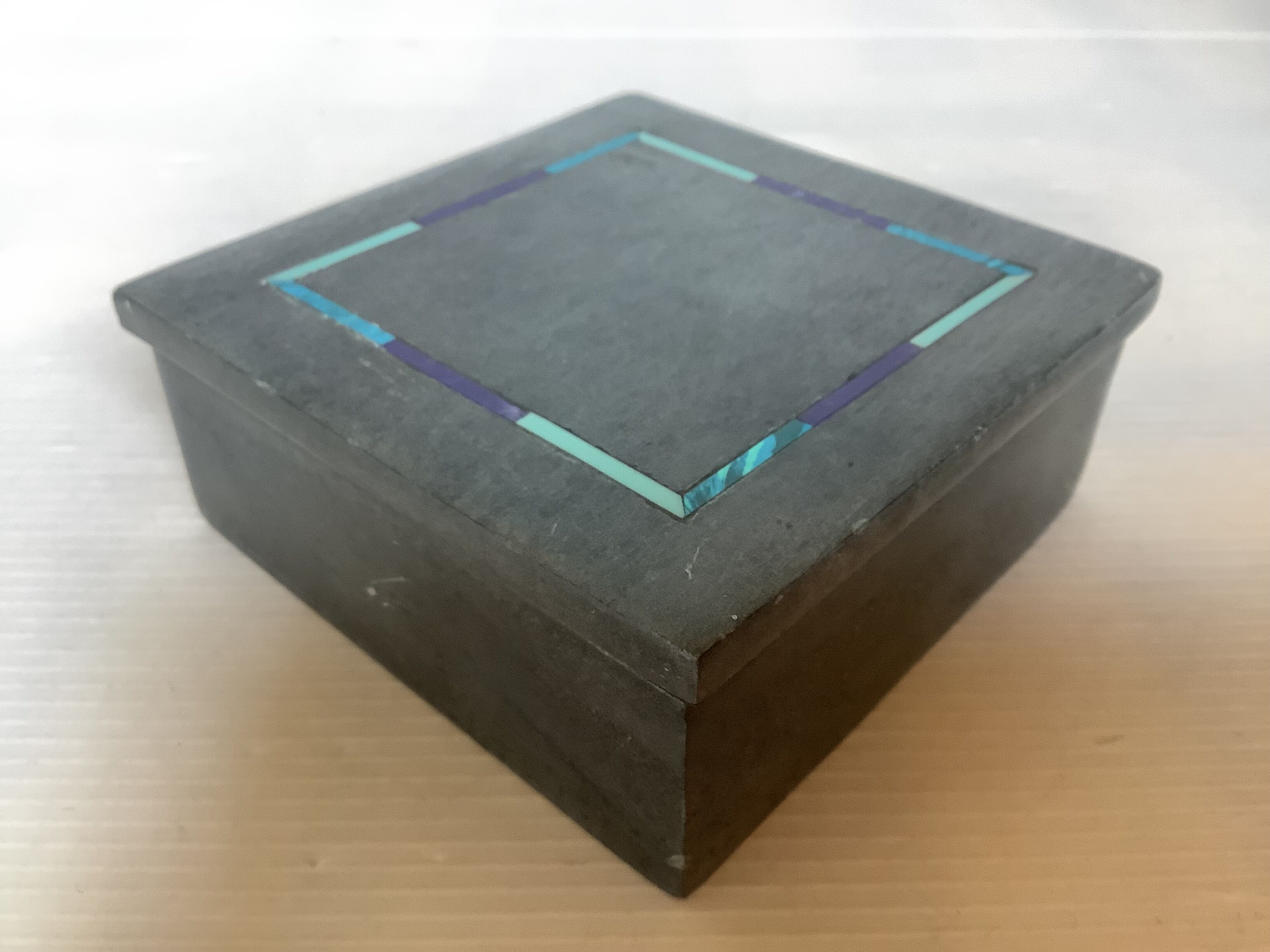 Grey and blue ring holder tray