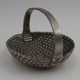 Basket tin braided deco vintage table