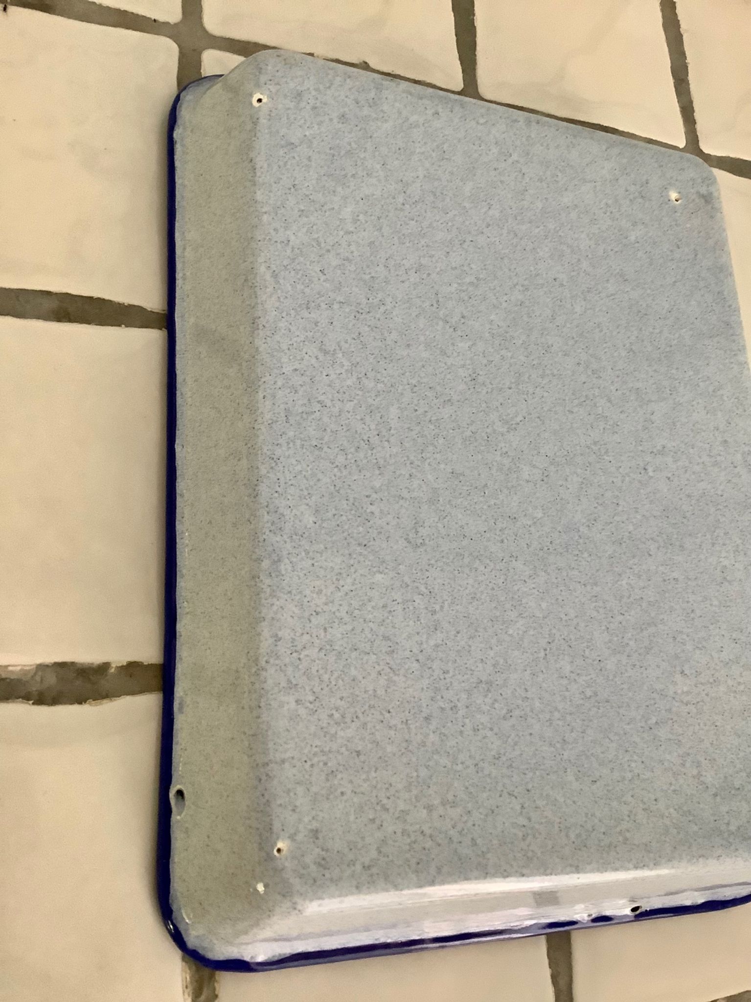Plat plateau en tôle émaillée