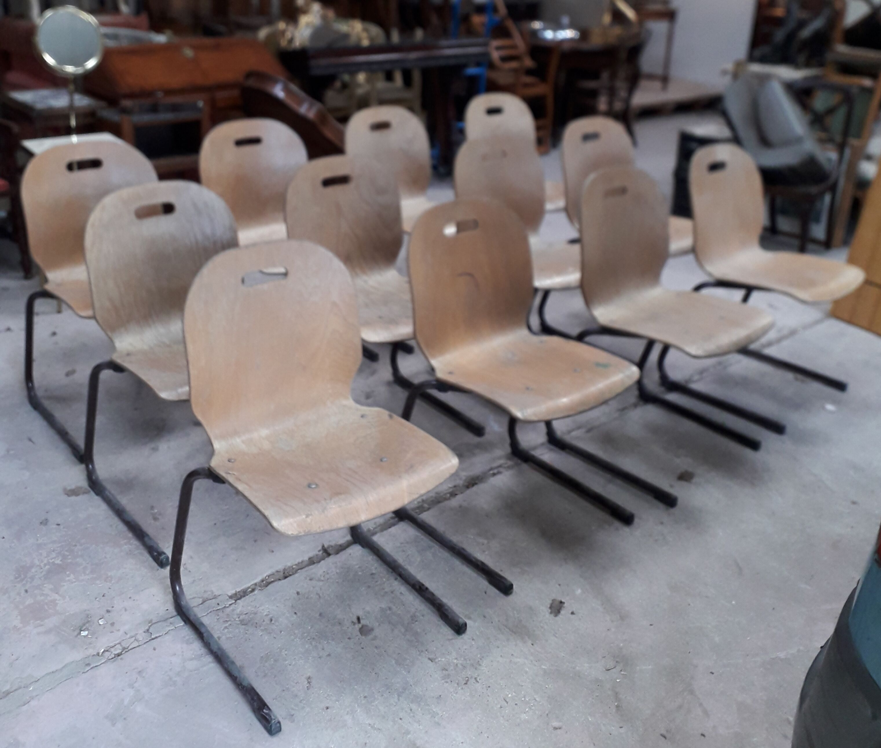 Tube and latté design chair