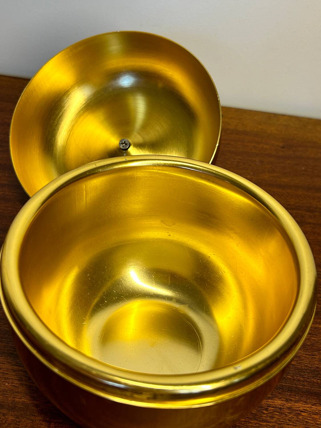 Rinnovel apple ice bucket from the 60s