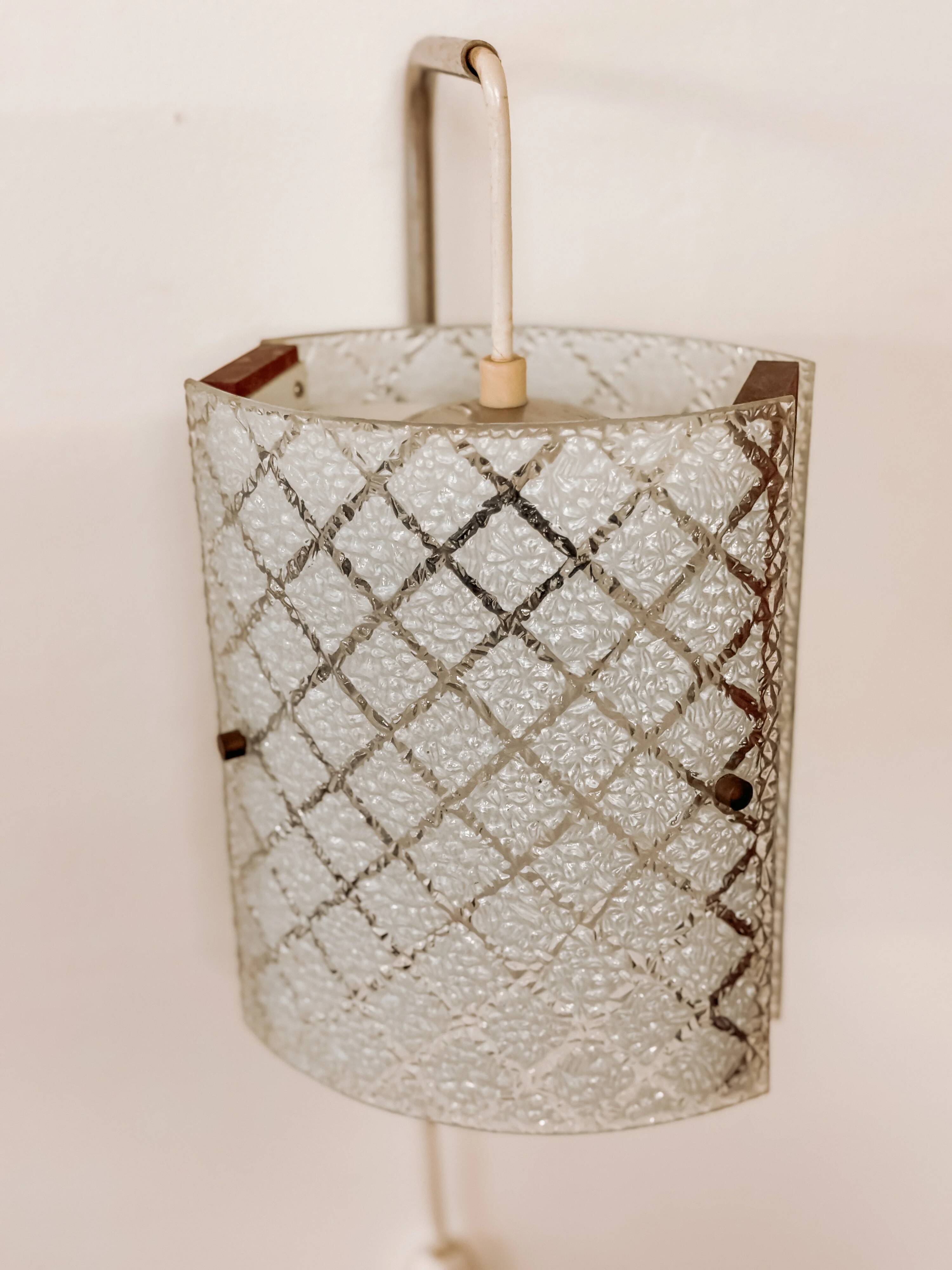 Mid-Century wall-mounted sconce in glass, 1960s