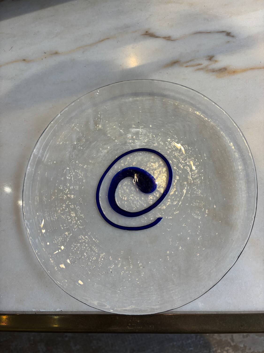 8 vintage blown glass plates with swirl decoration