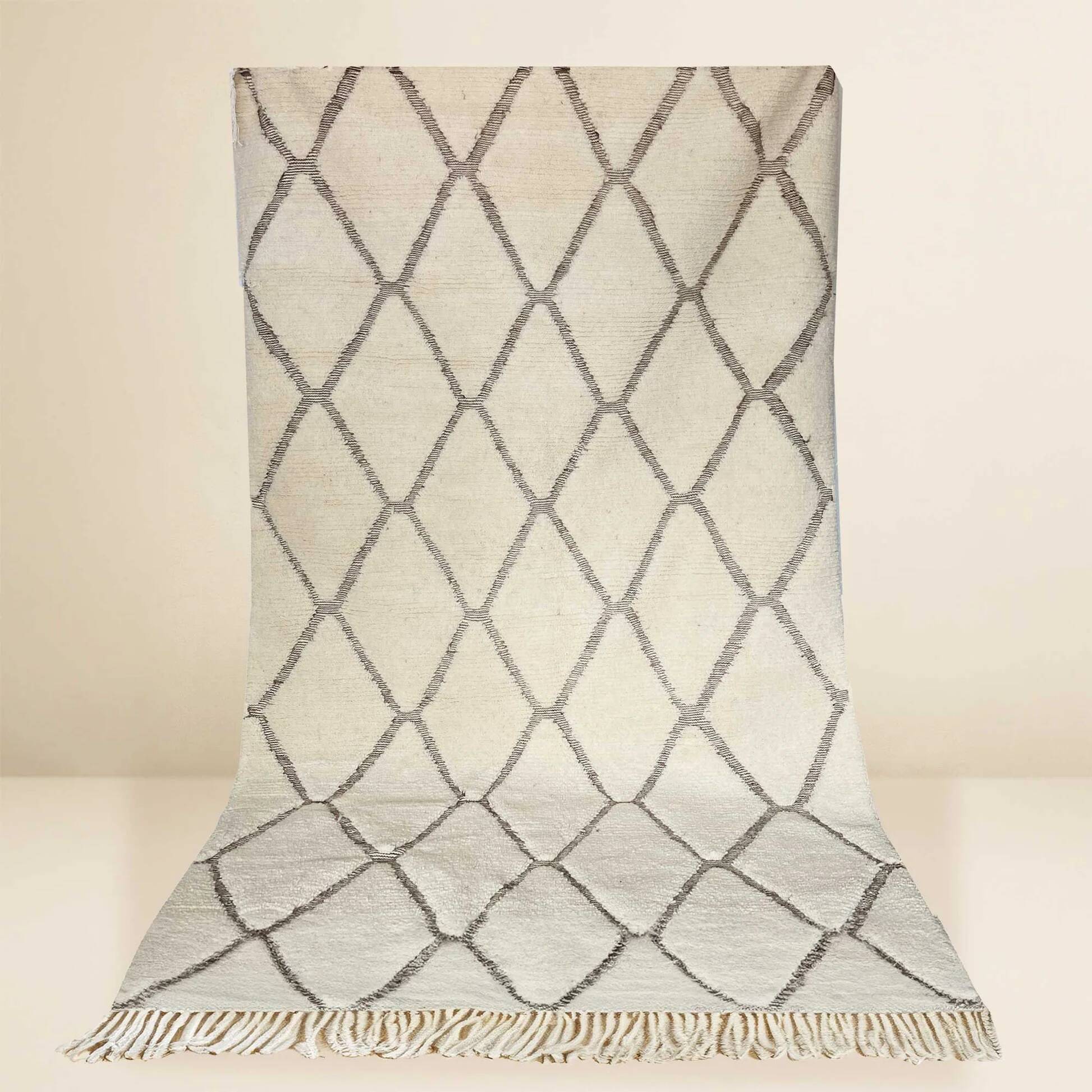 Beni Ouarain Berber rug • Brown diamond pattern on a beige background