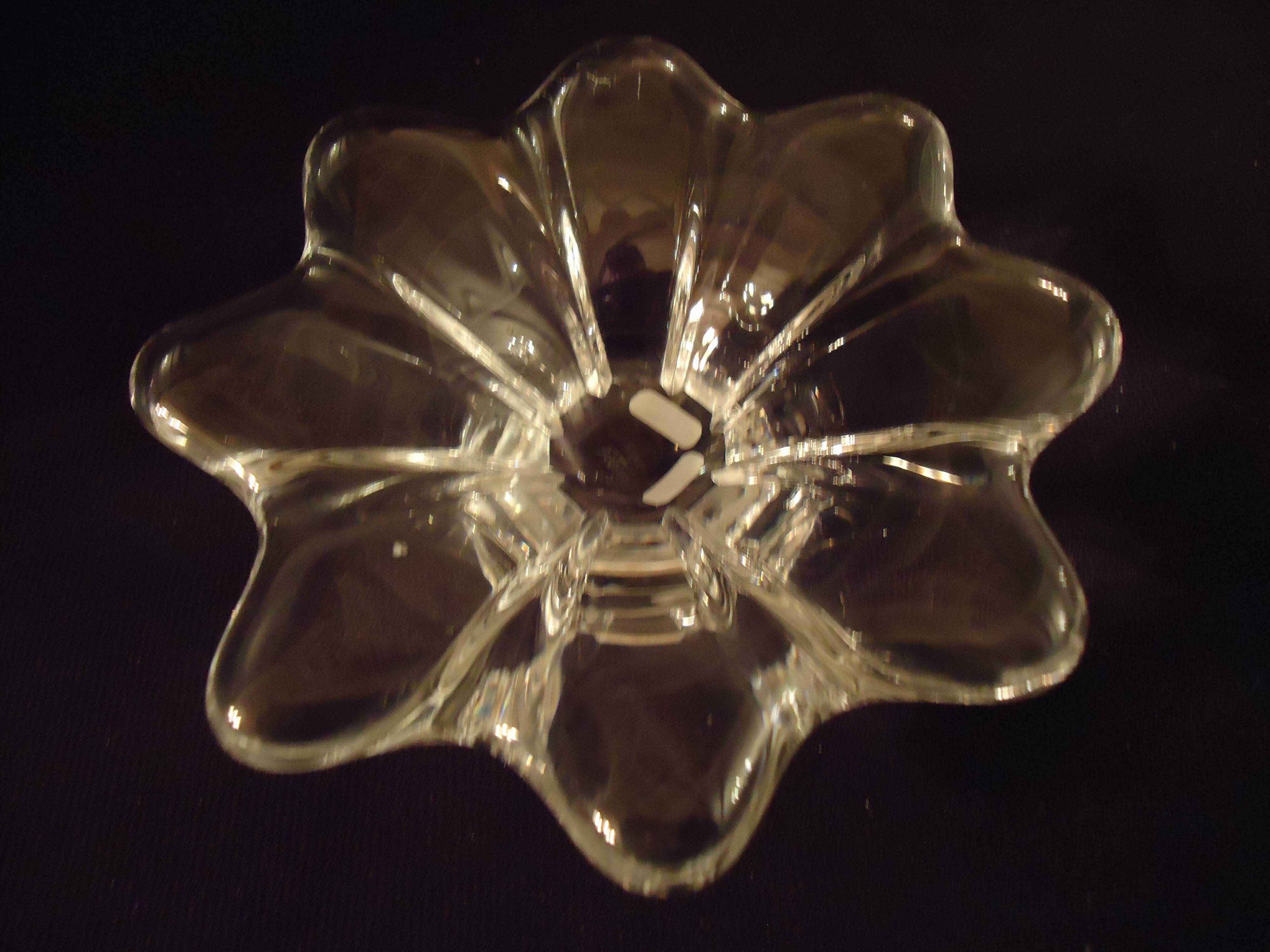 Flower-shaped catchall, Sèvres crystal