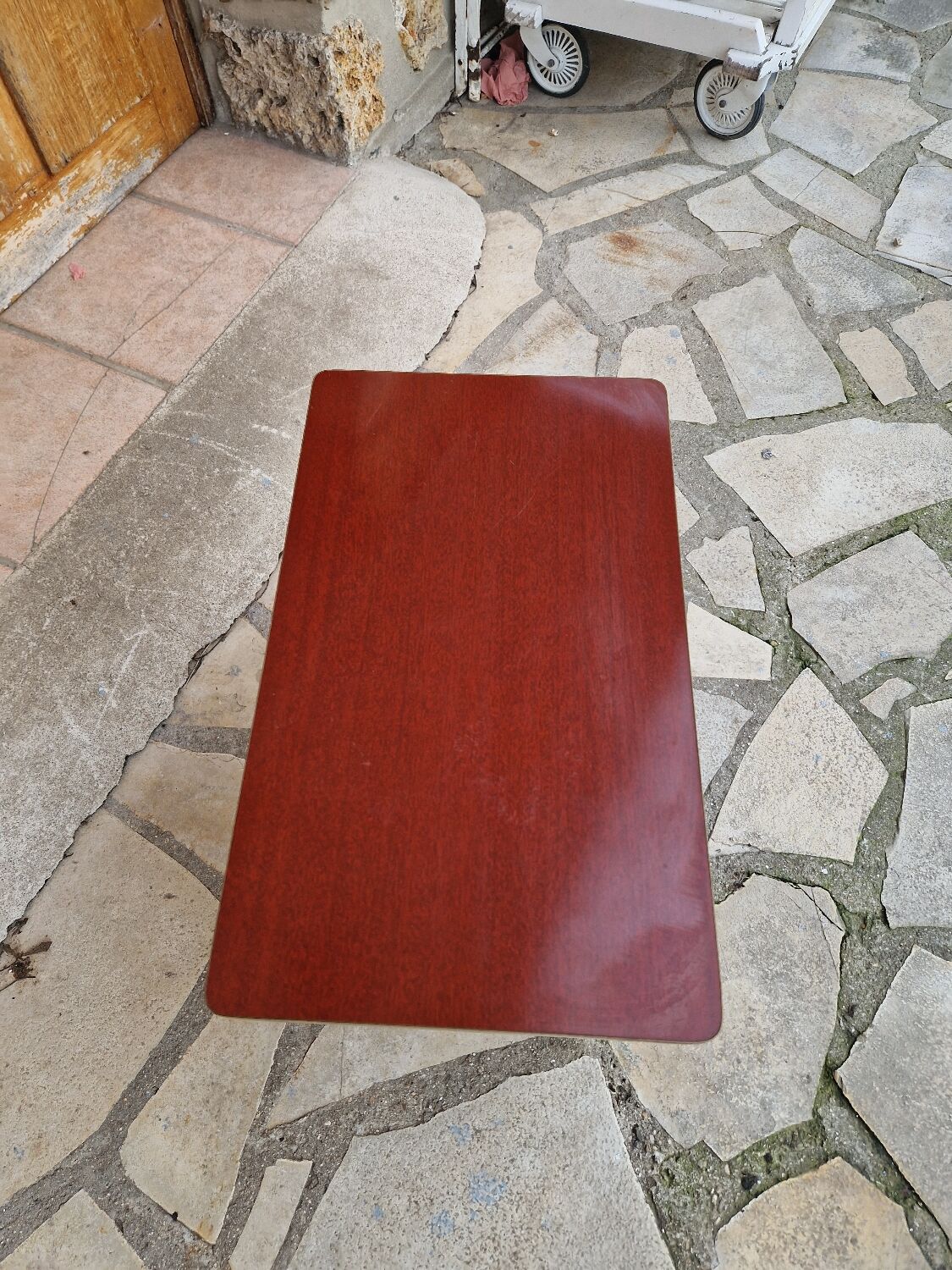 Vintage 1960s nesting coffee table.  
Large table: 54x32 H 41  
Medium