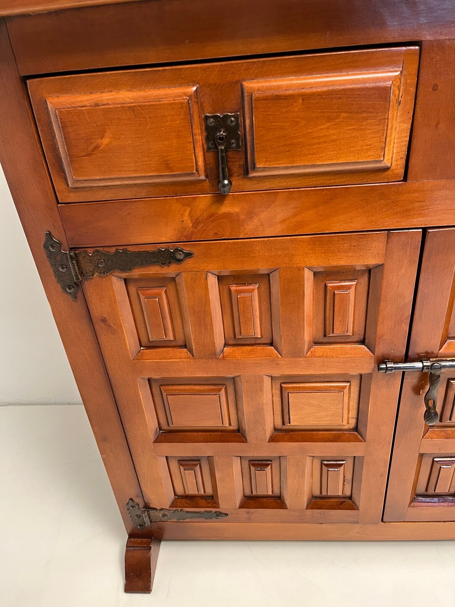 Buffet commode catalan vintage