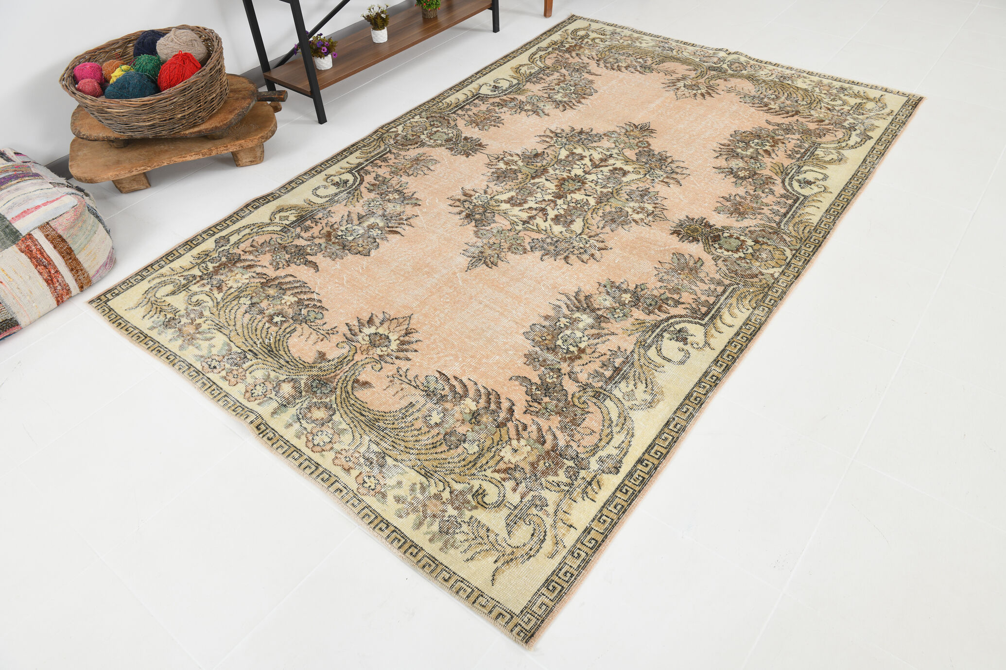 5x9  Faded Classic Turkish Vintage Tapis Rug, 272x172Cm