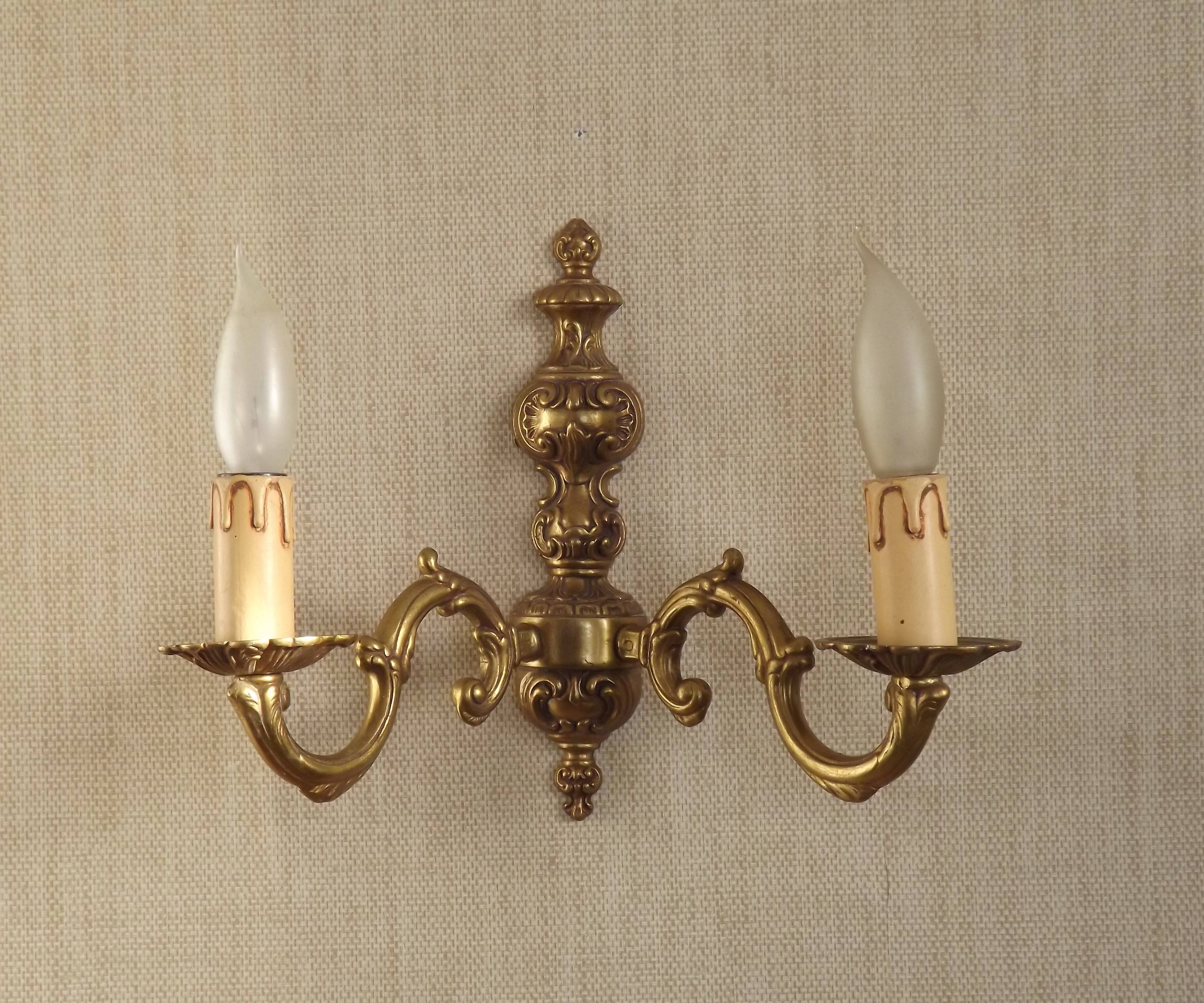 Double bronze wall light, vintage French traditional style, scrolled arms 5097.