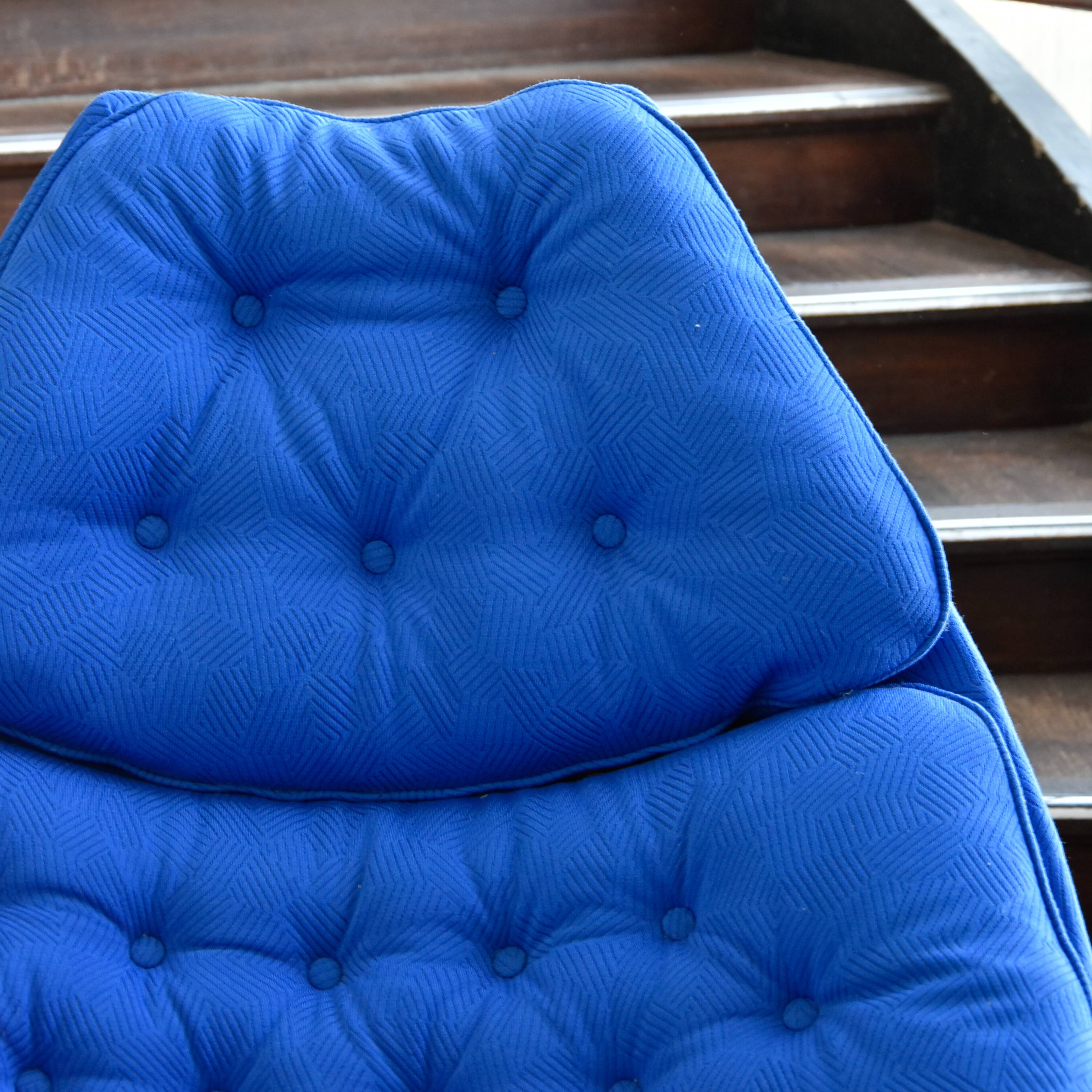 Artifort F588 chair