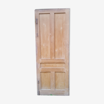 Old molded separation door