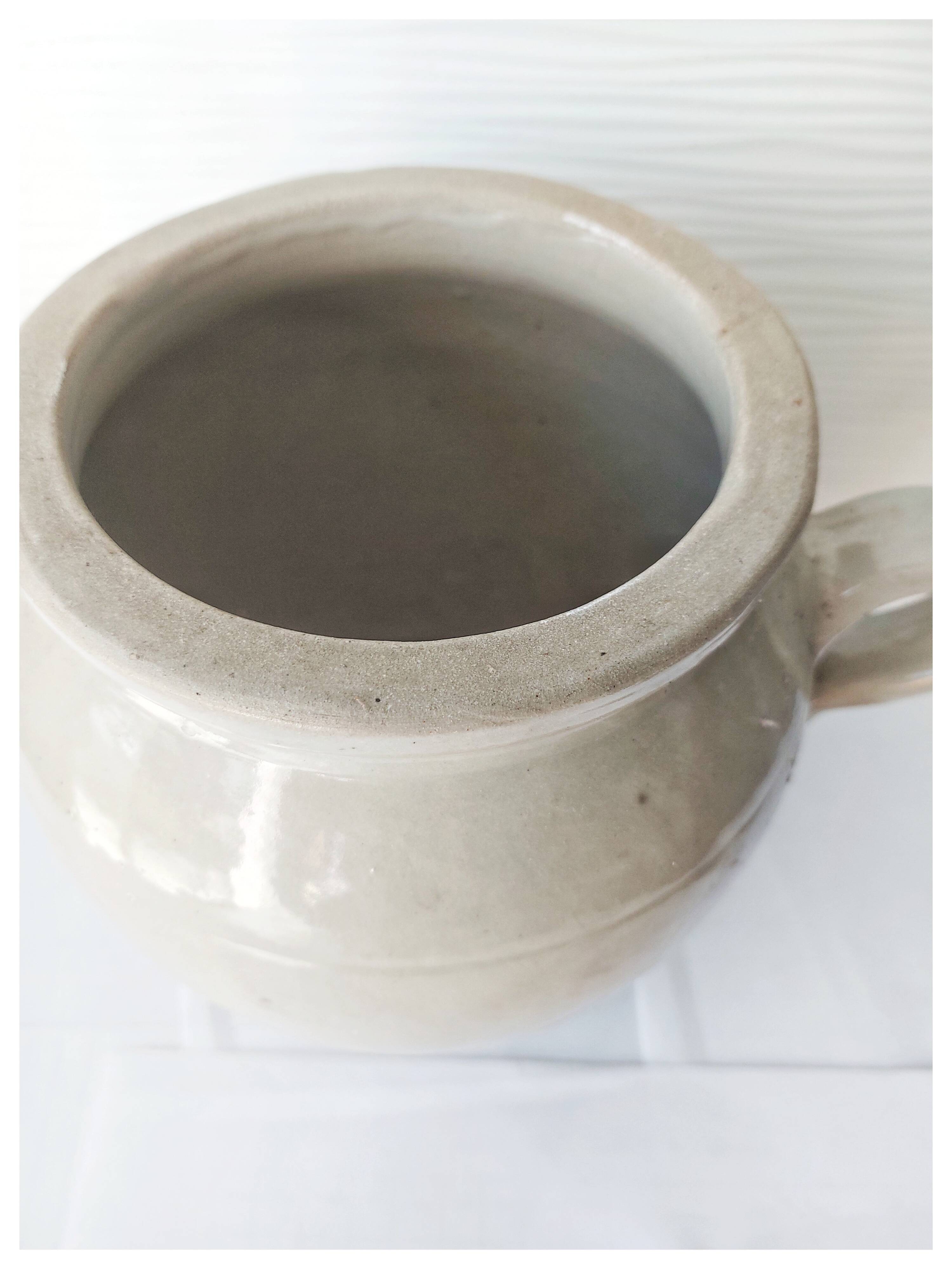 Gray stoneware pot
