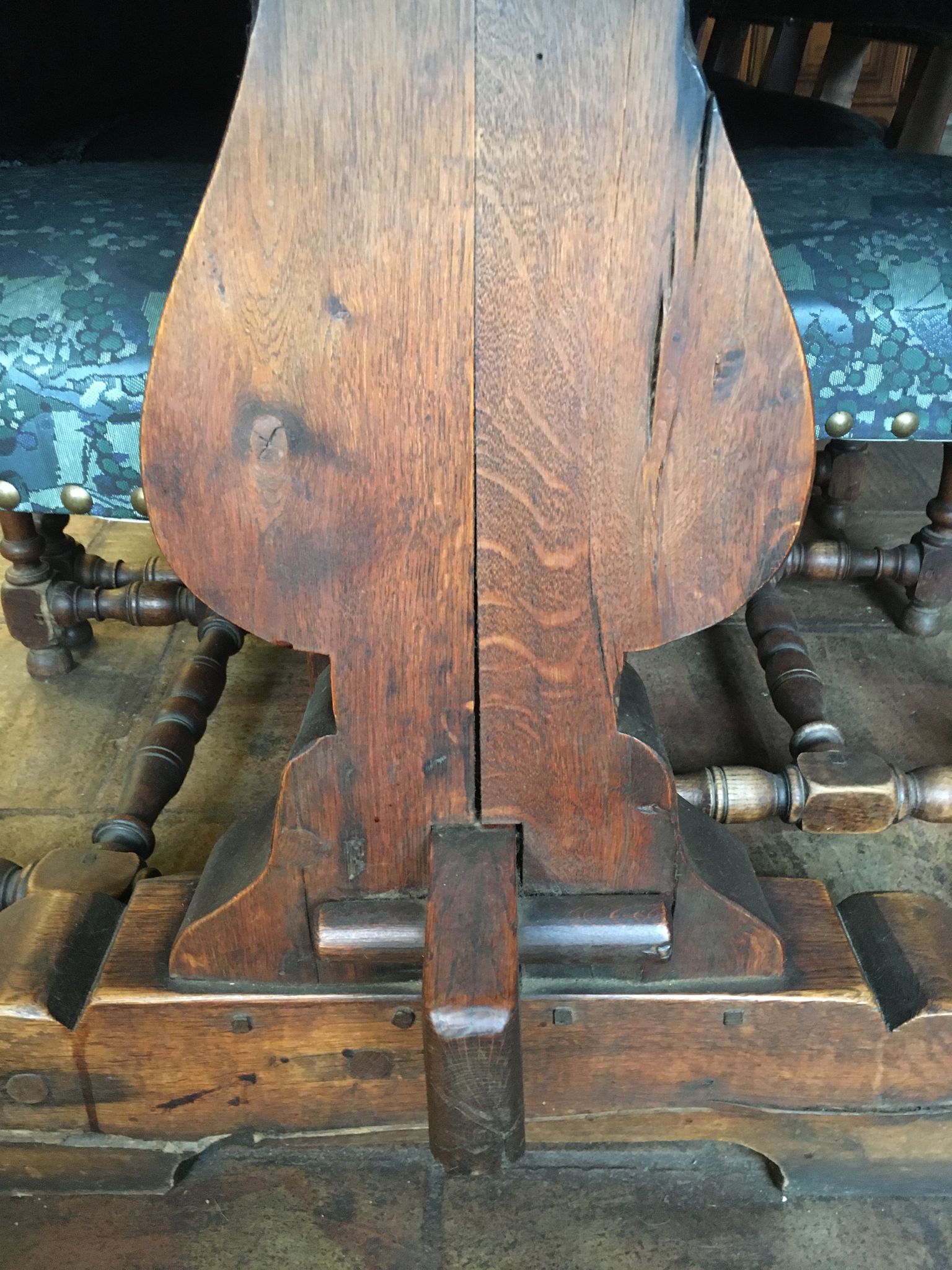 Monastery table - 9 chairs and 2 Louis XIII oak armchairs.
