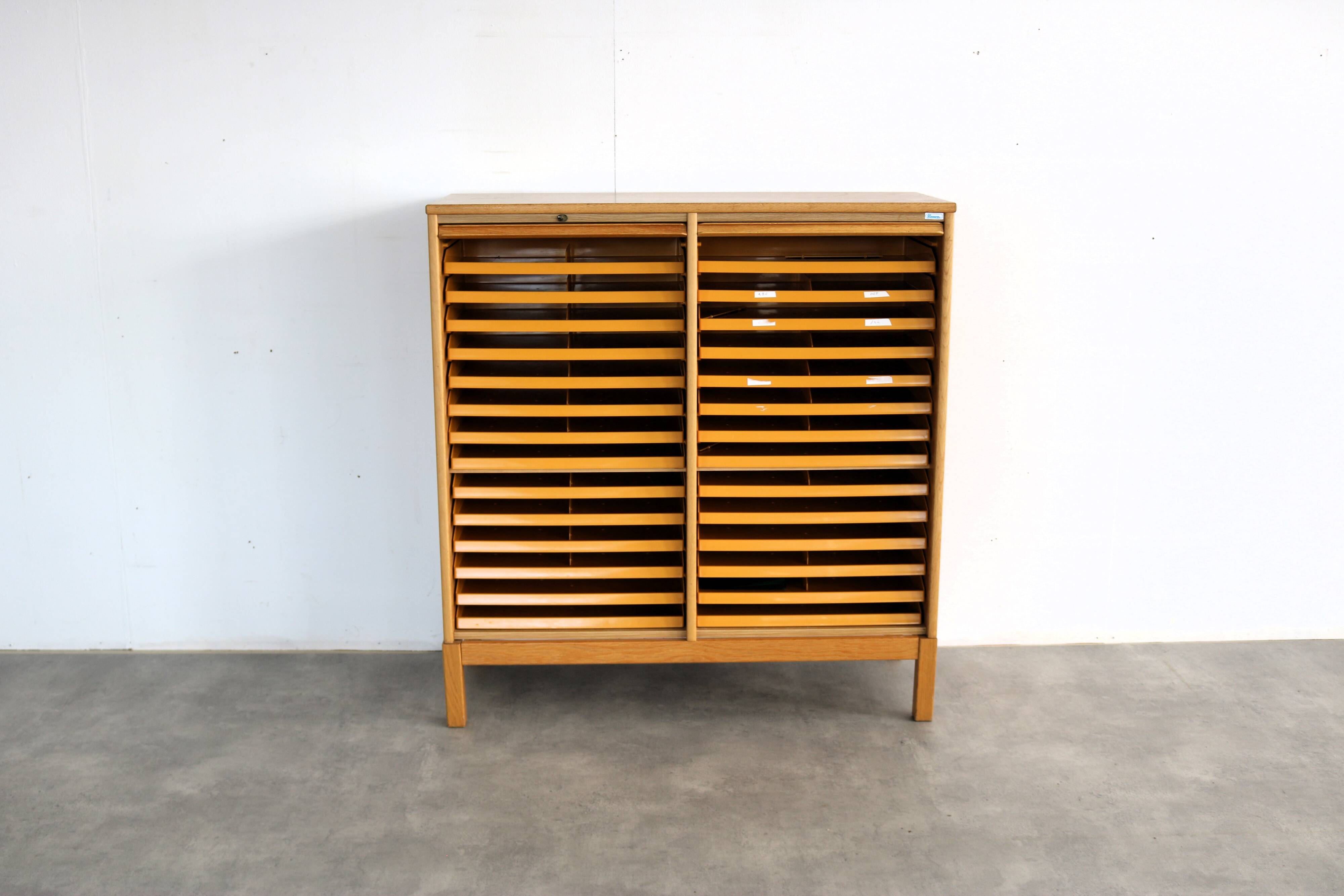 Vintage filing cabinet | office cupboard | 60s | kinnarps