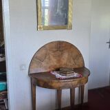 Folding half-moon table
