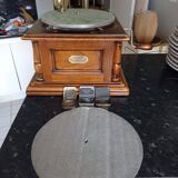 Pretty and former phonograph of François Désiré Odobez