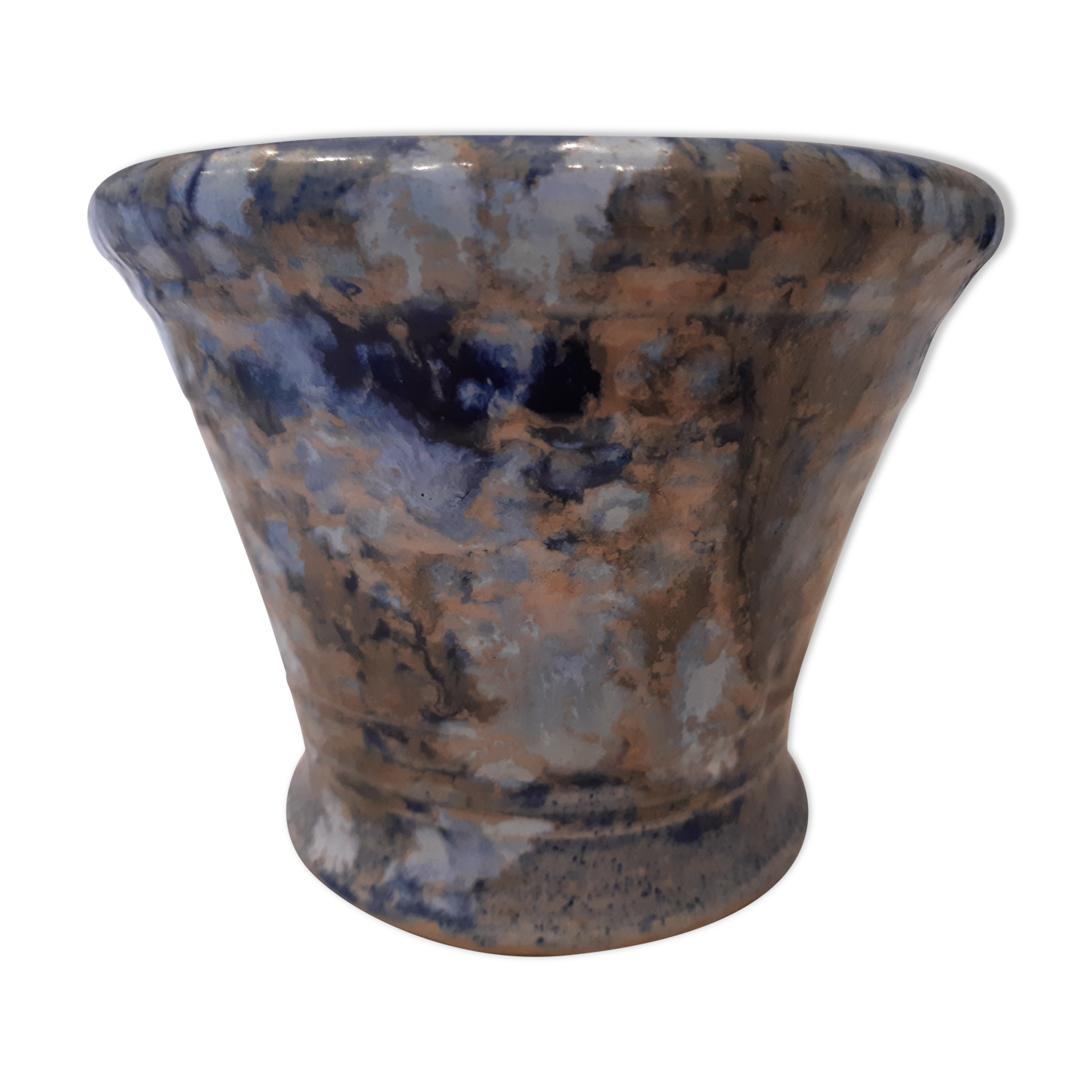 Pot cover, fawn blue and gray décor.