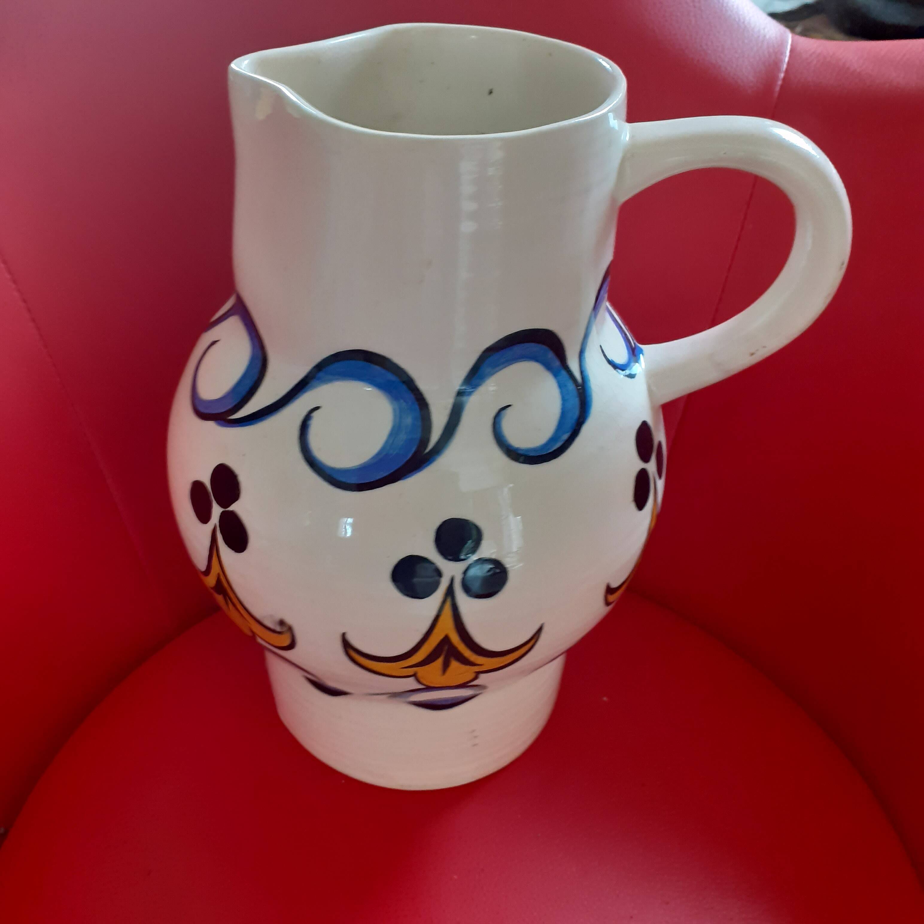 Large hand painted picher. Kerhuel.