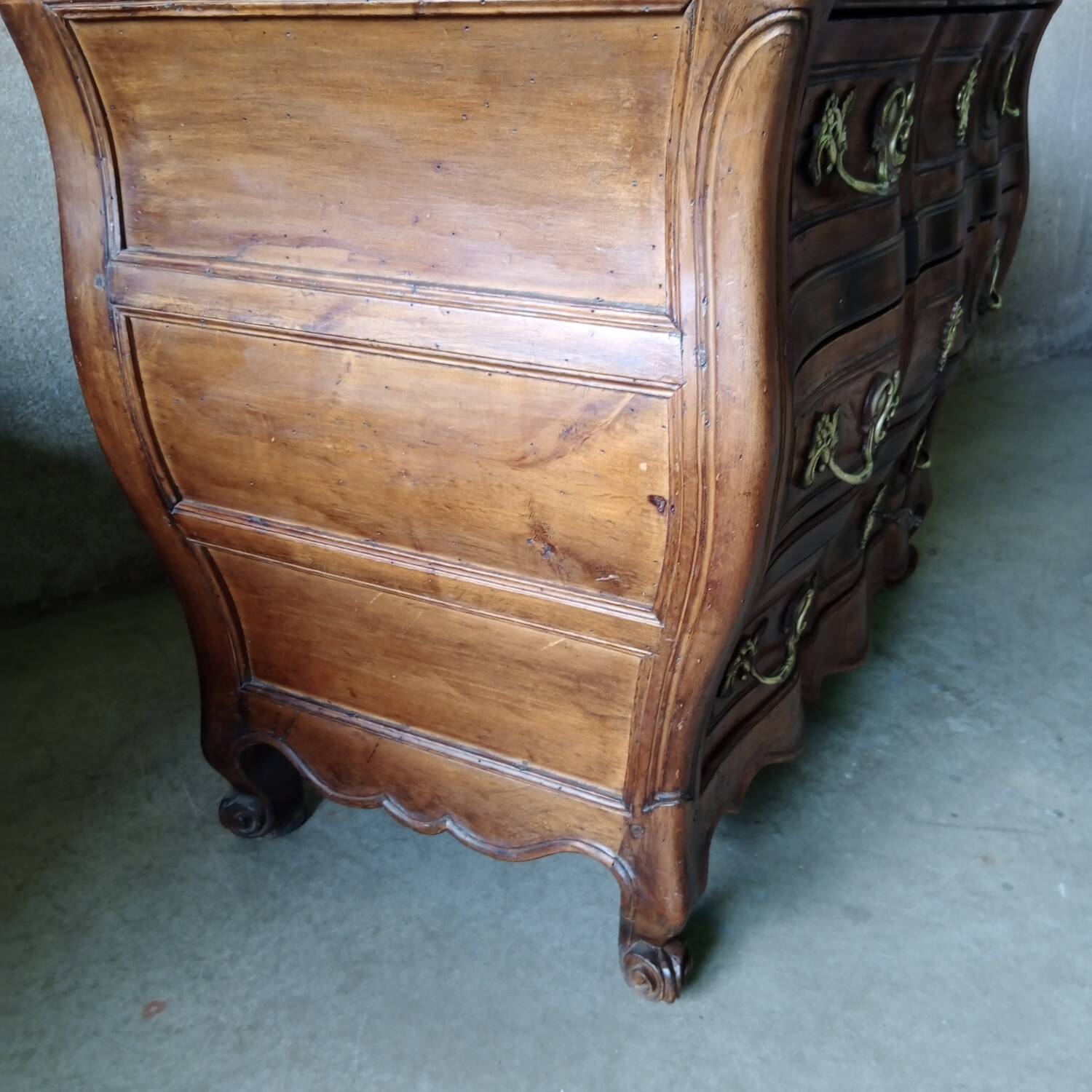 Commode tombeau bordelaise Louis XV