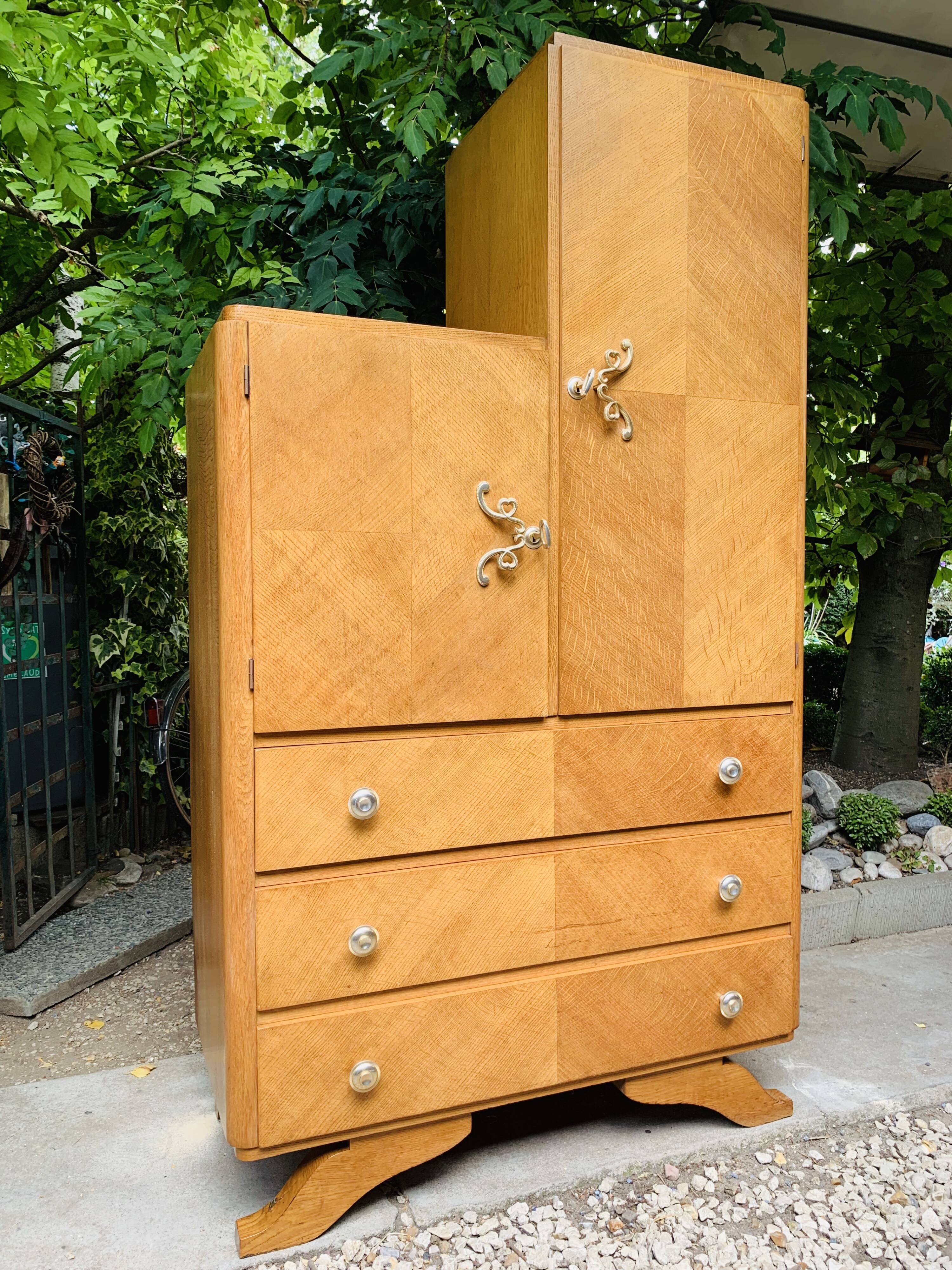 Asymmetrical cabinet 1950