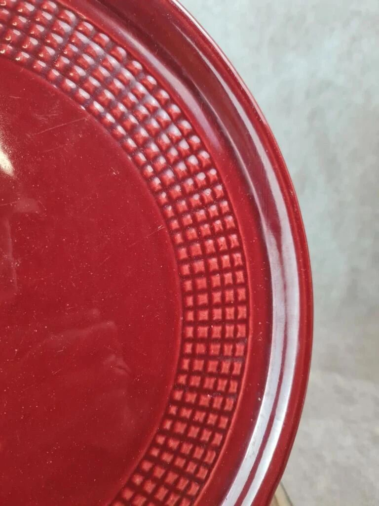 Large antique red cake plate – checkered pattern – attributed to Saint-Clément 🍒