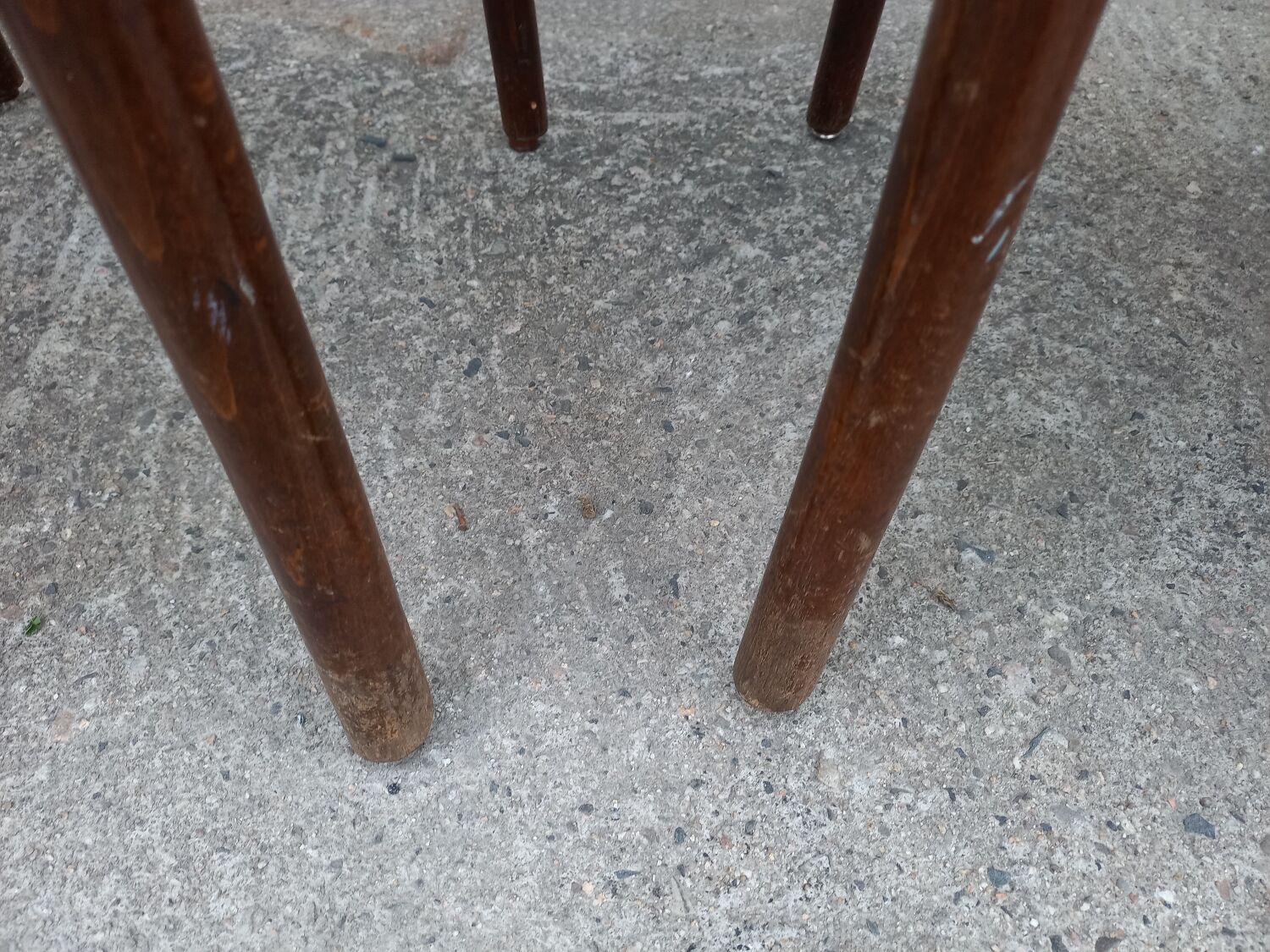 6 bistro chairs