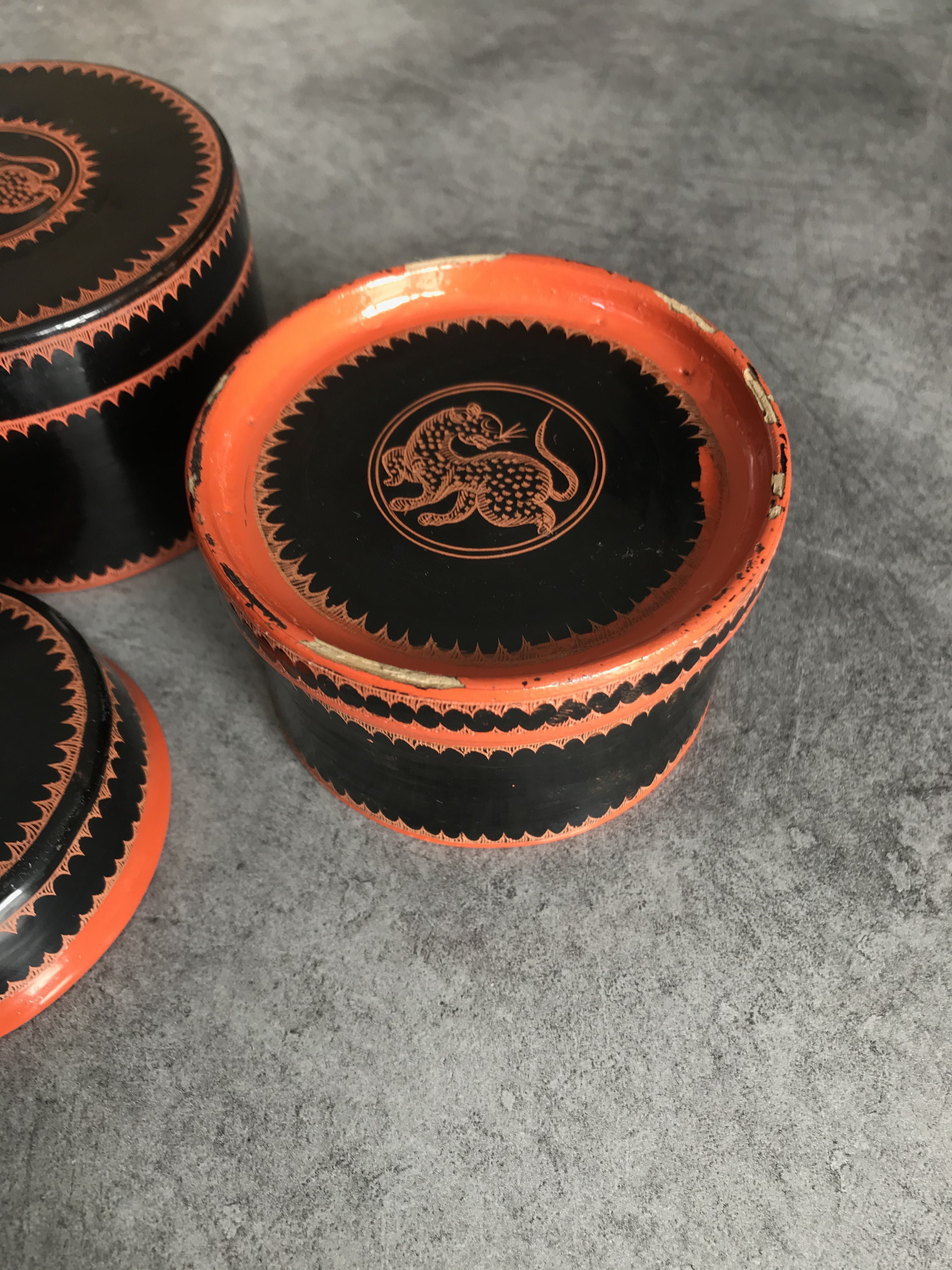 Asia decor animal paint decor of animal paint orange/black indoor laqué
