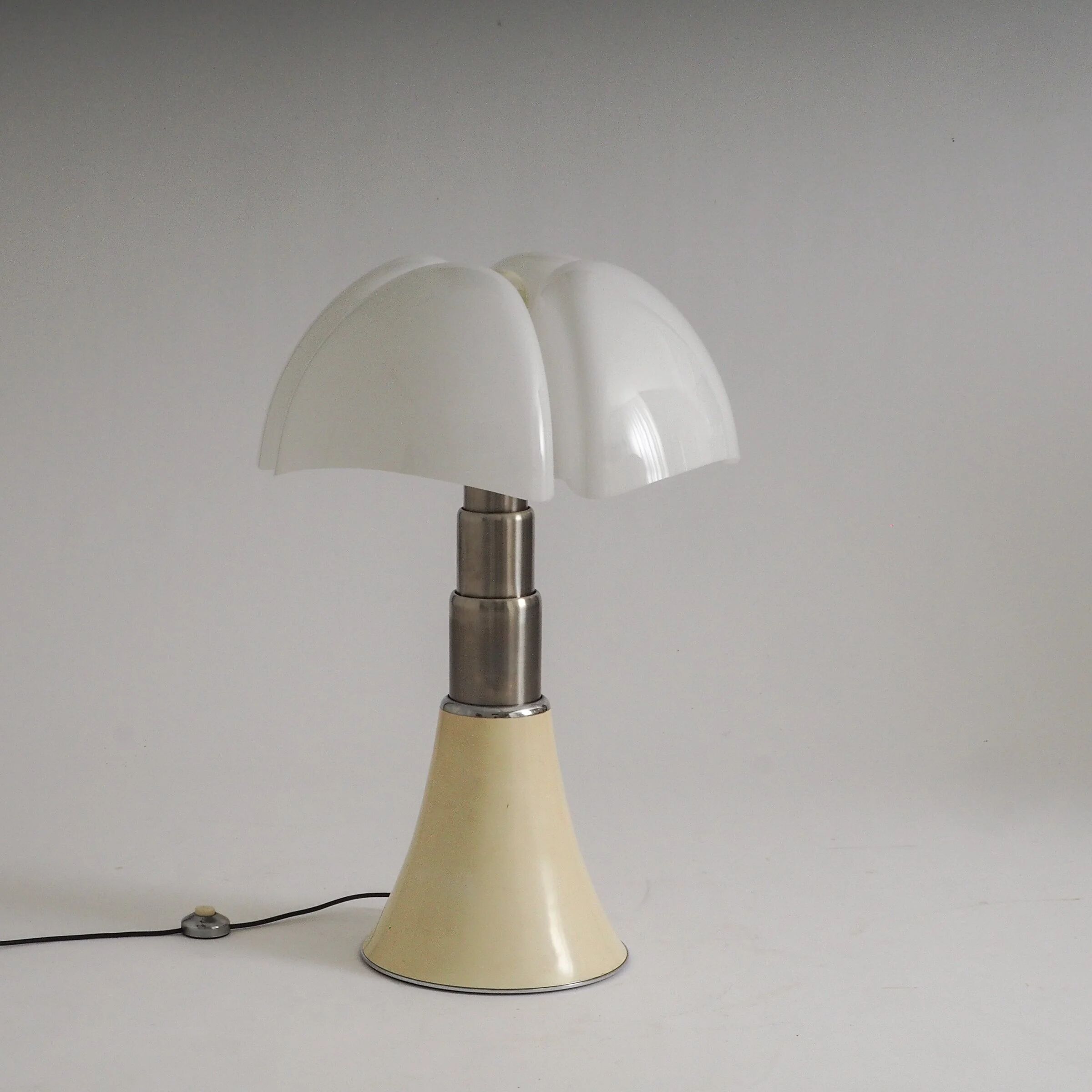 Large vintage Pipistrello table lamp by Gae Aulenti for Martinelli Luce