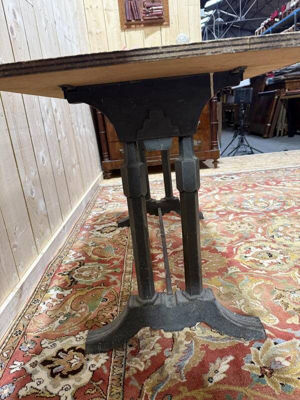 Table de bistrot art déco pied fonte