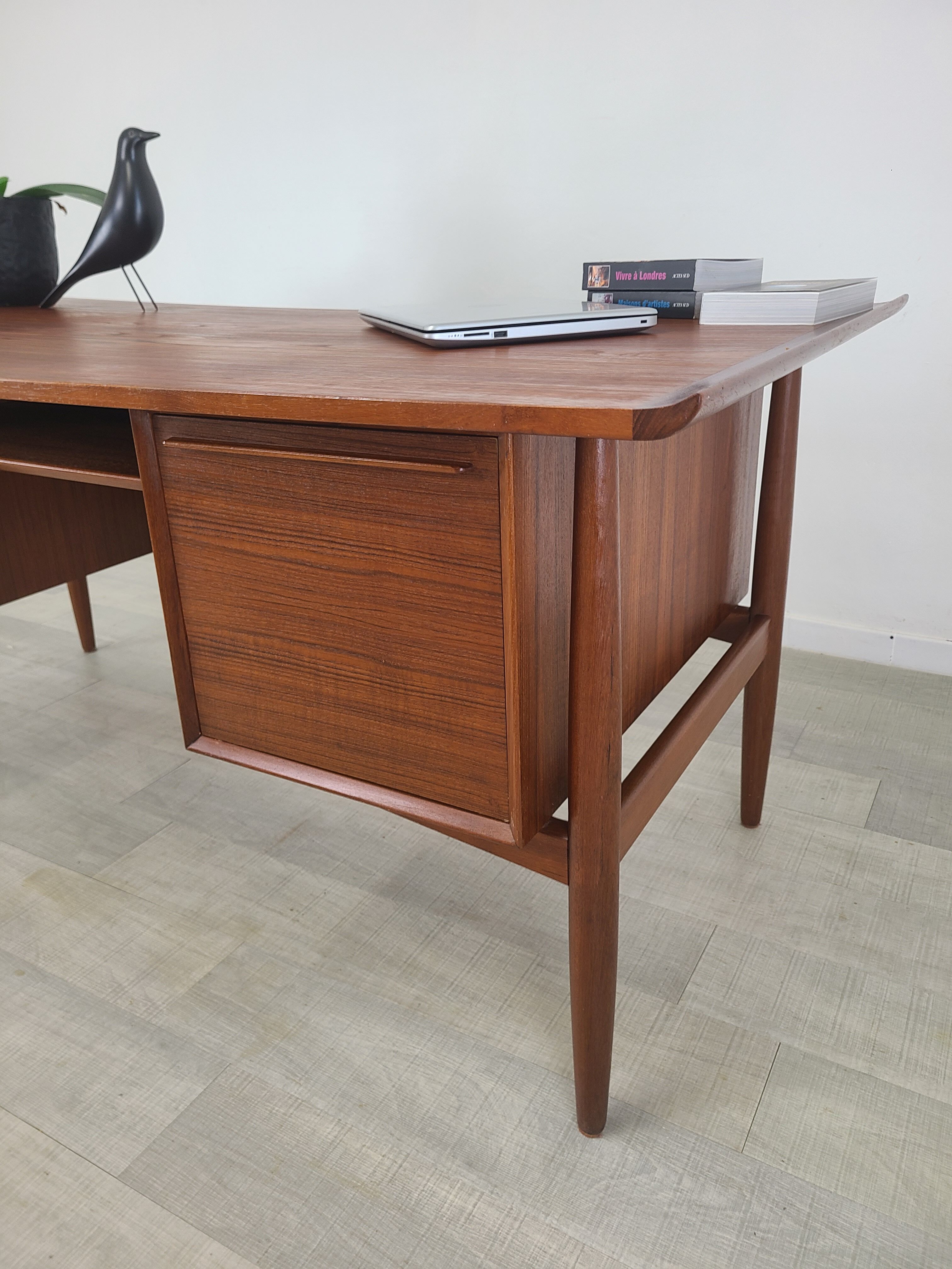 Scandinavian teak desk Design Svend A. Madsen vintage 1960