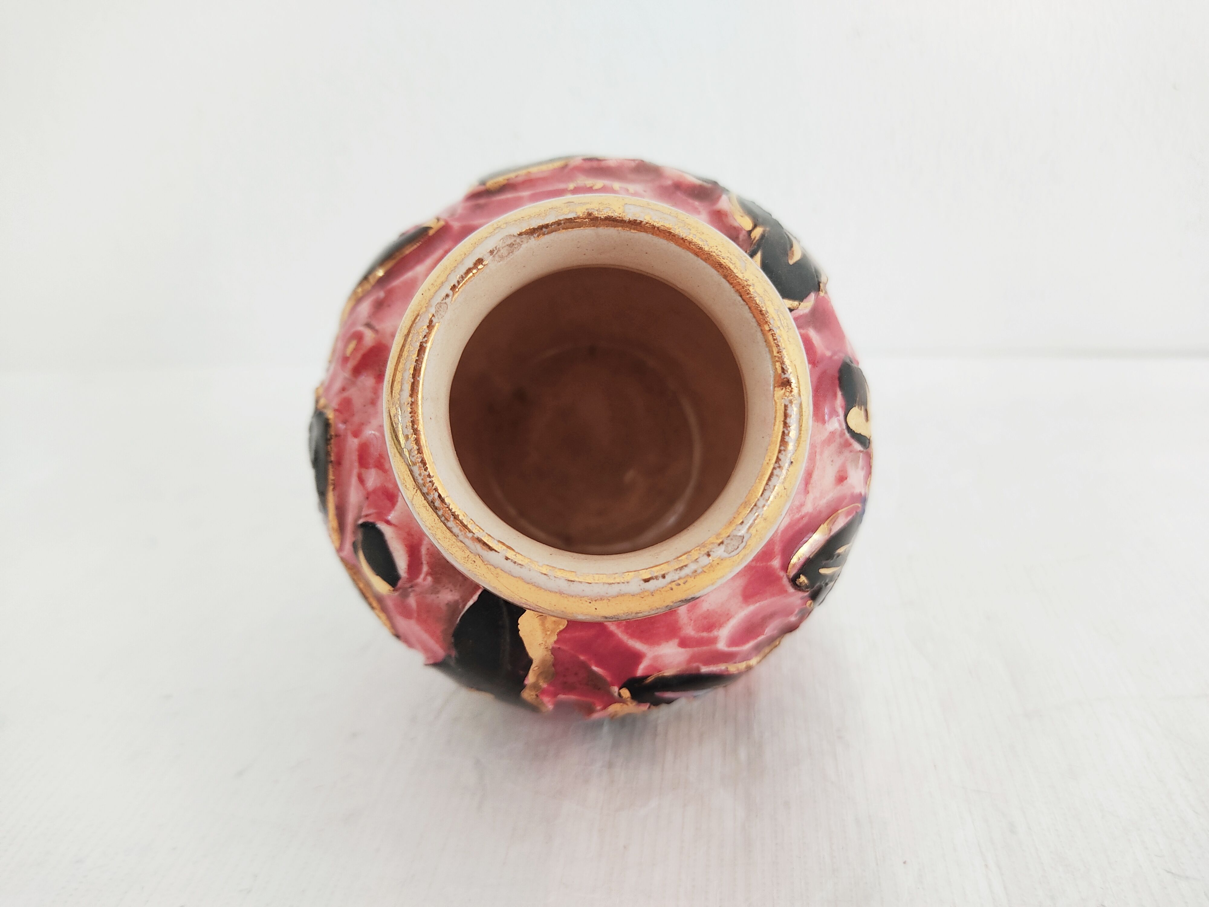 Ceramic vase from Monaco decorated fish