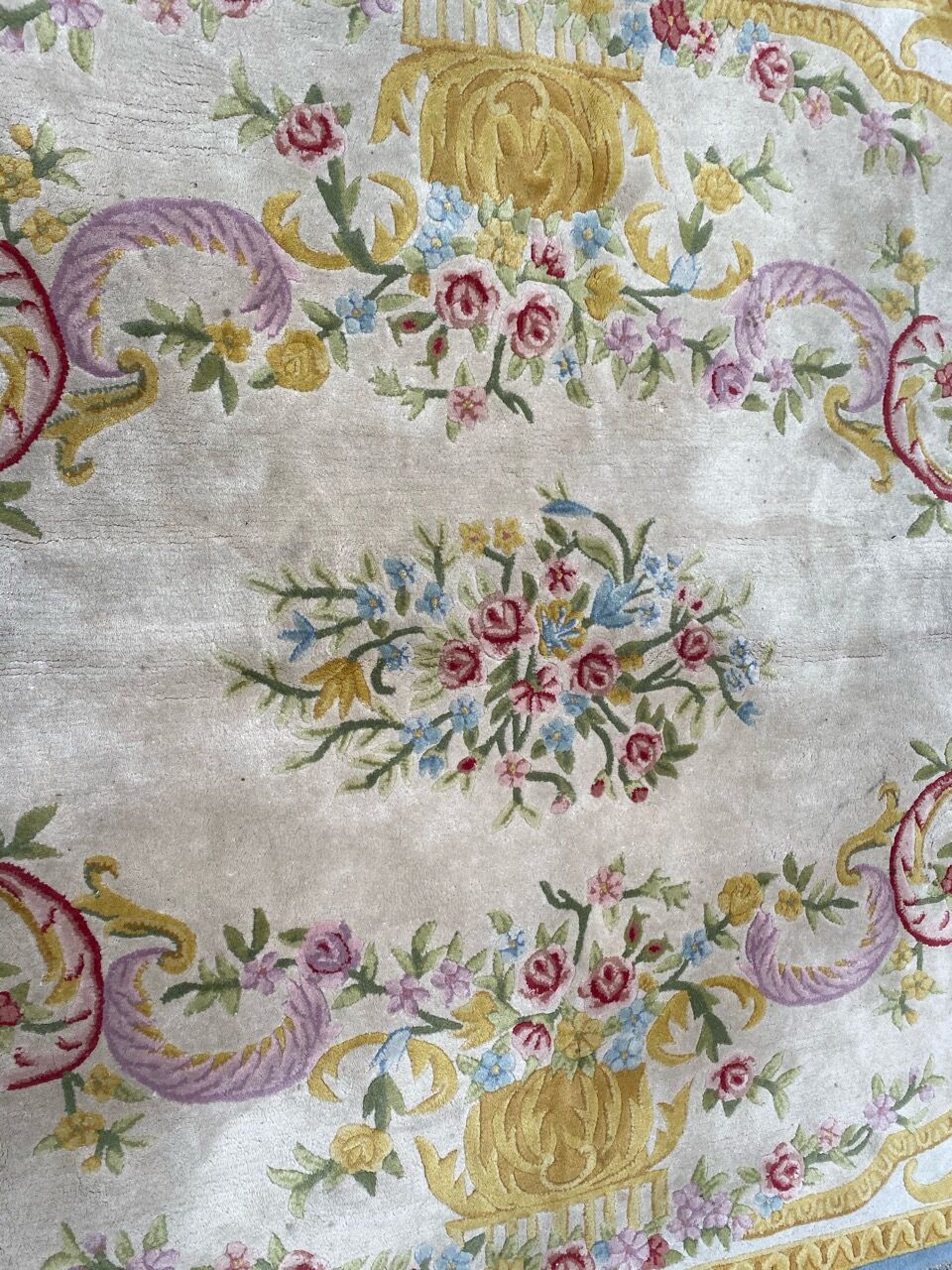 Vintage soapy style rug or Aubusson Tufté hand 170x235 cm