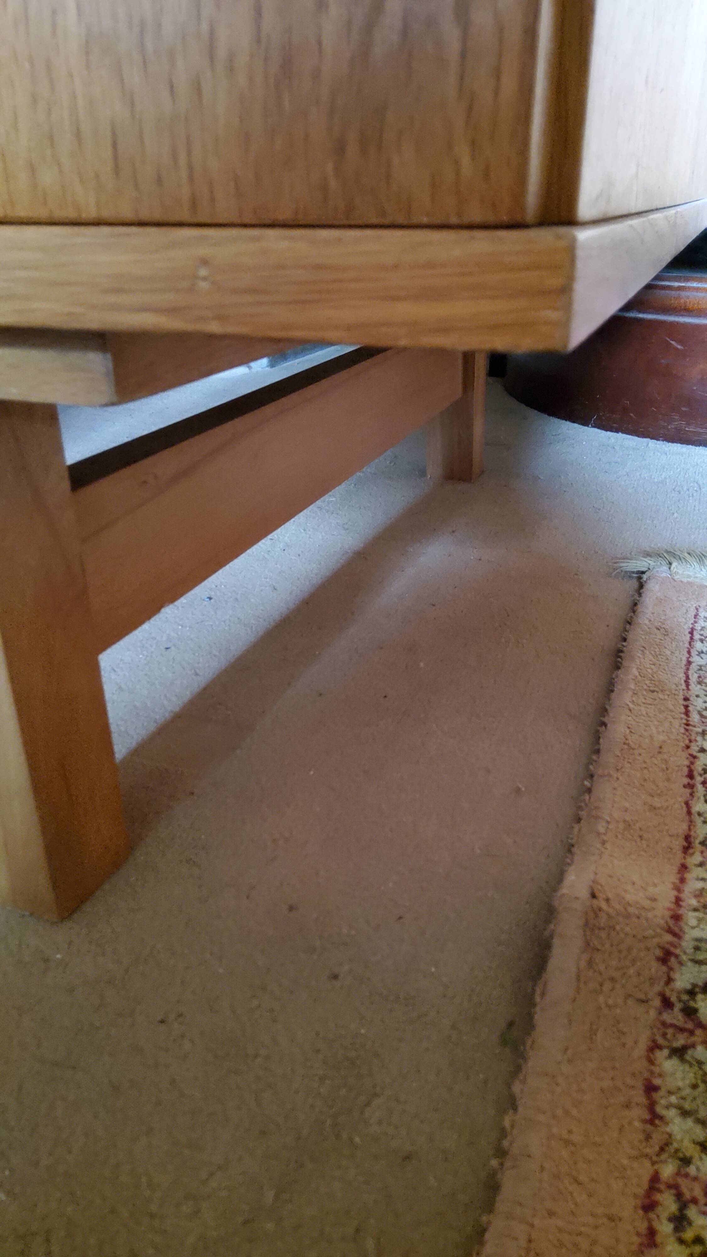 Office of the 60s /70s with blond oak caissons