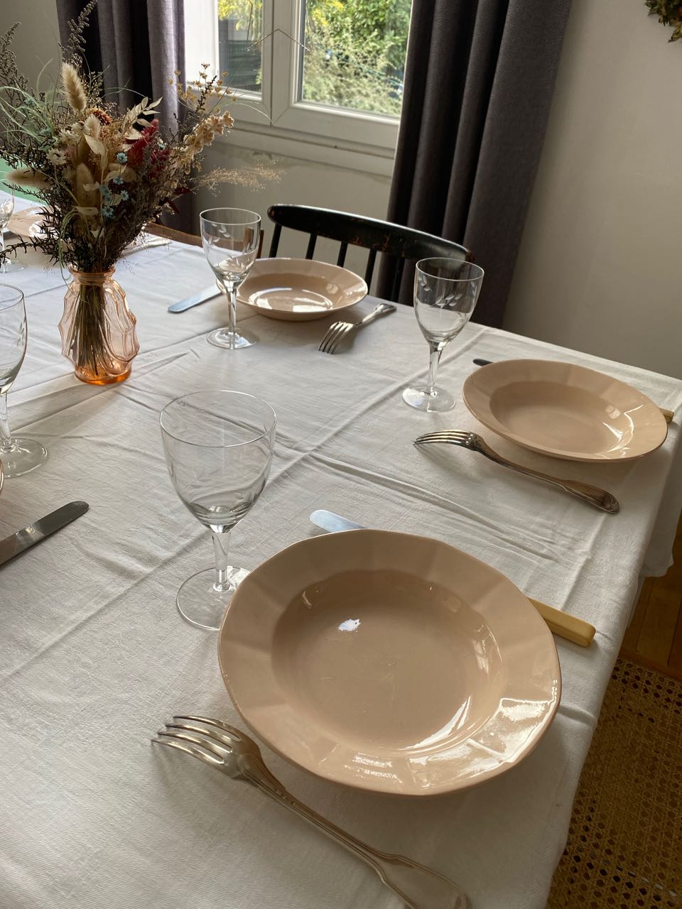 Service of powder pink hollow plates