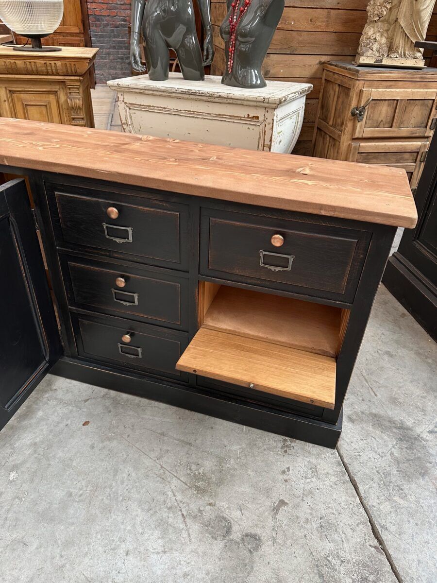 Handcrafted enfilade