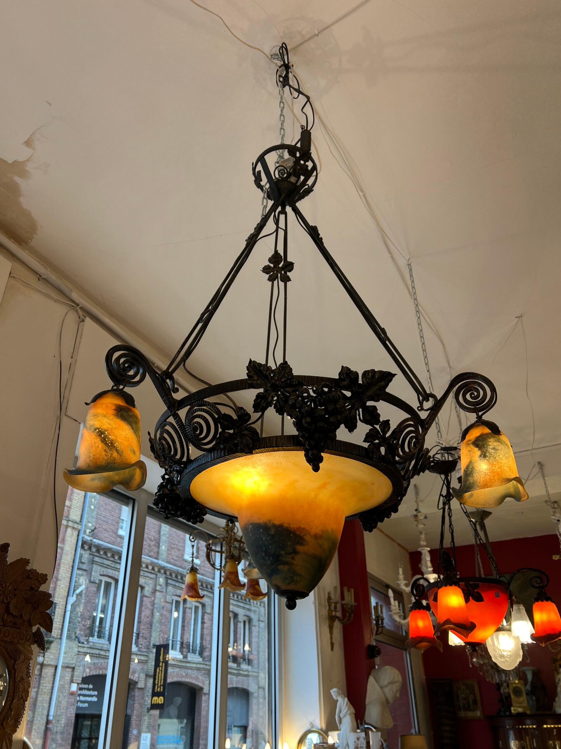 Imposing contemporary art deco style chandelier, glass paste and wrought iron
