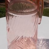 Pichet en verre rose