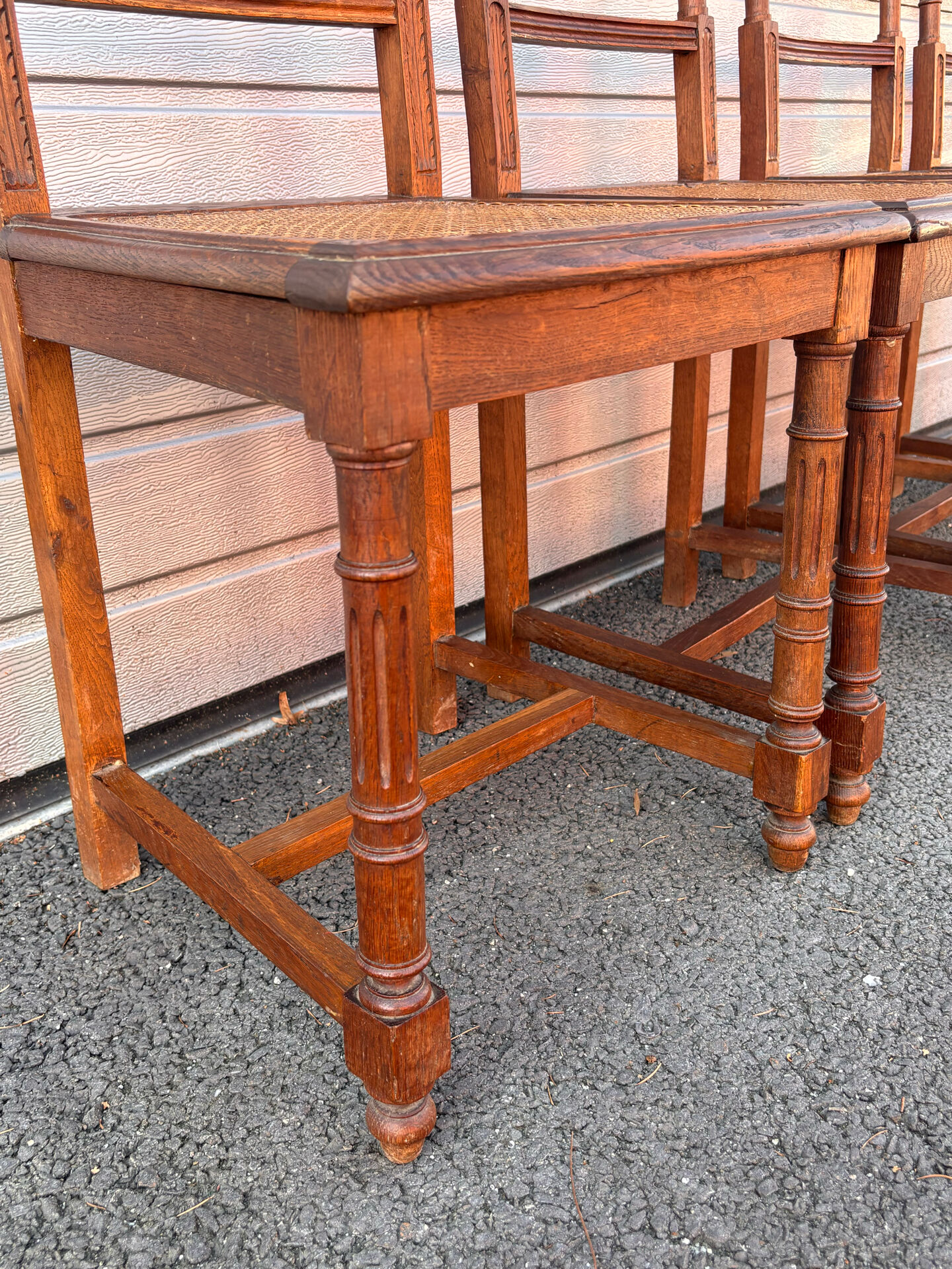 Set of 4 antique wooden and caned chairs – Henri II style
